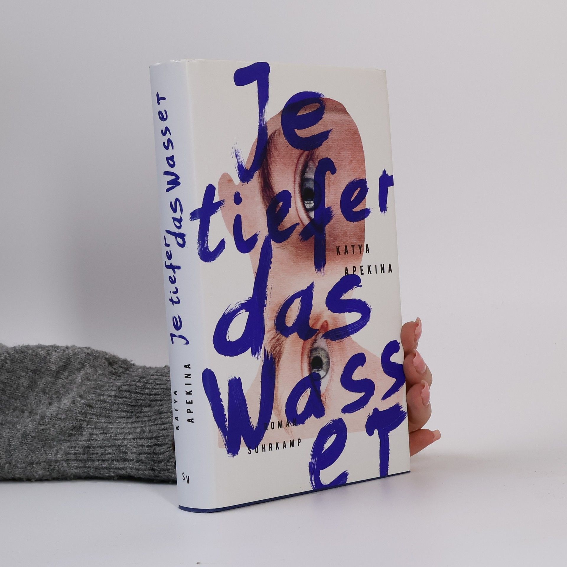 Katya Apekina Je tiefer das Wasser