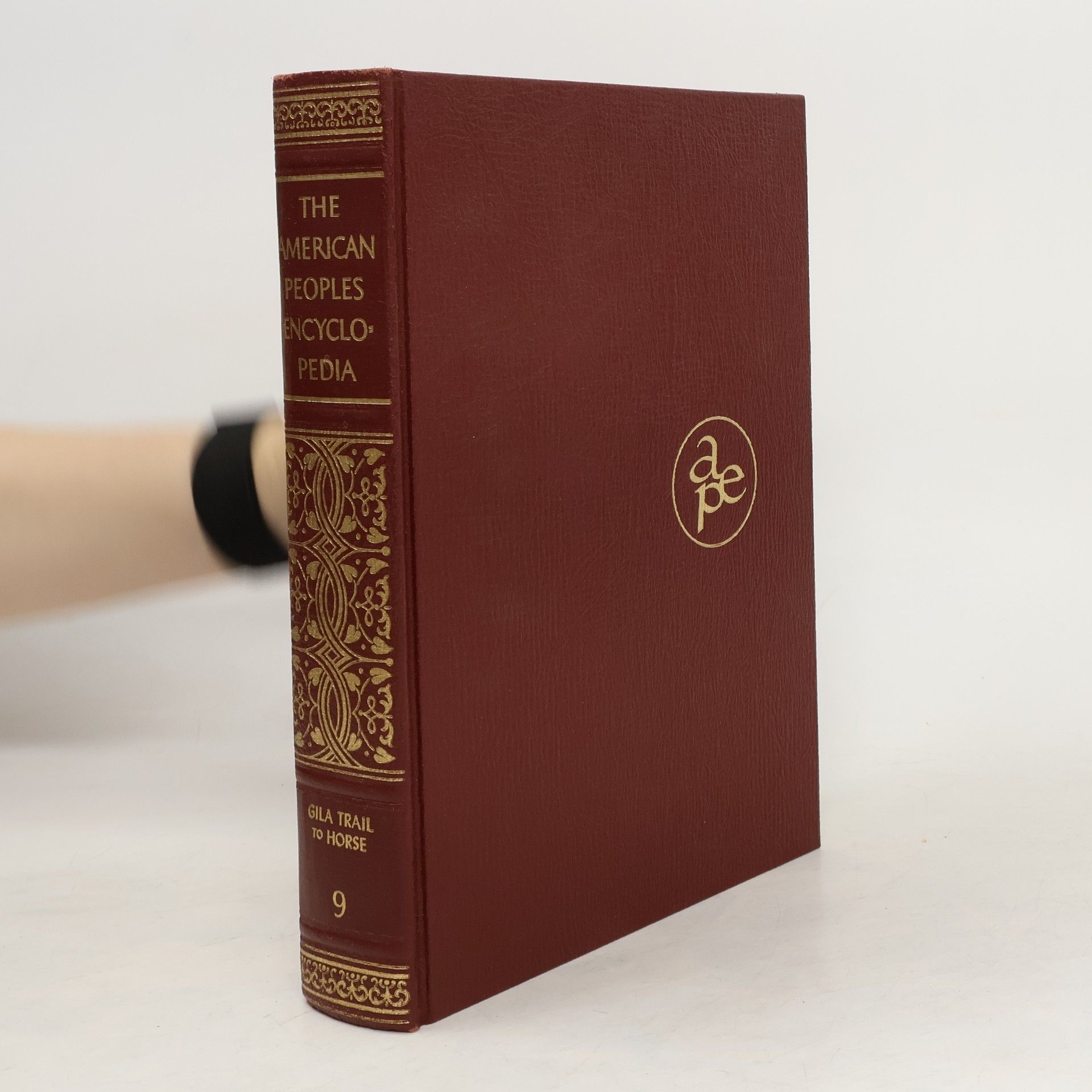 Various authors The American Peoples Encyclopedia 9