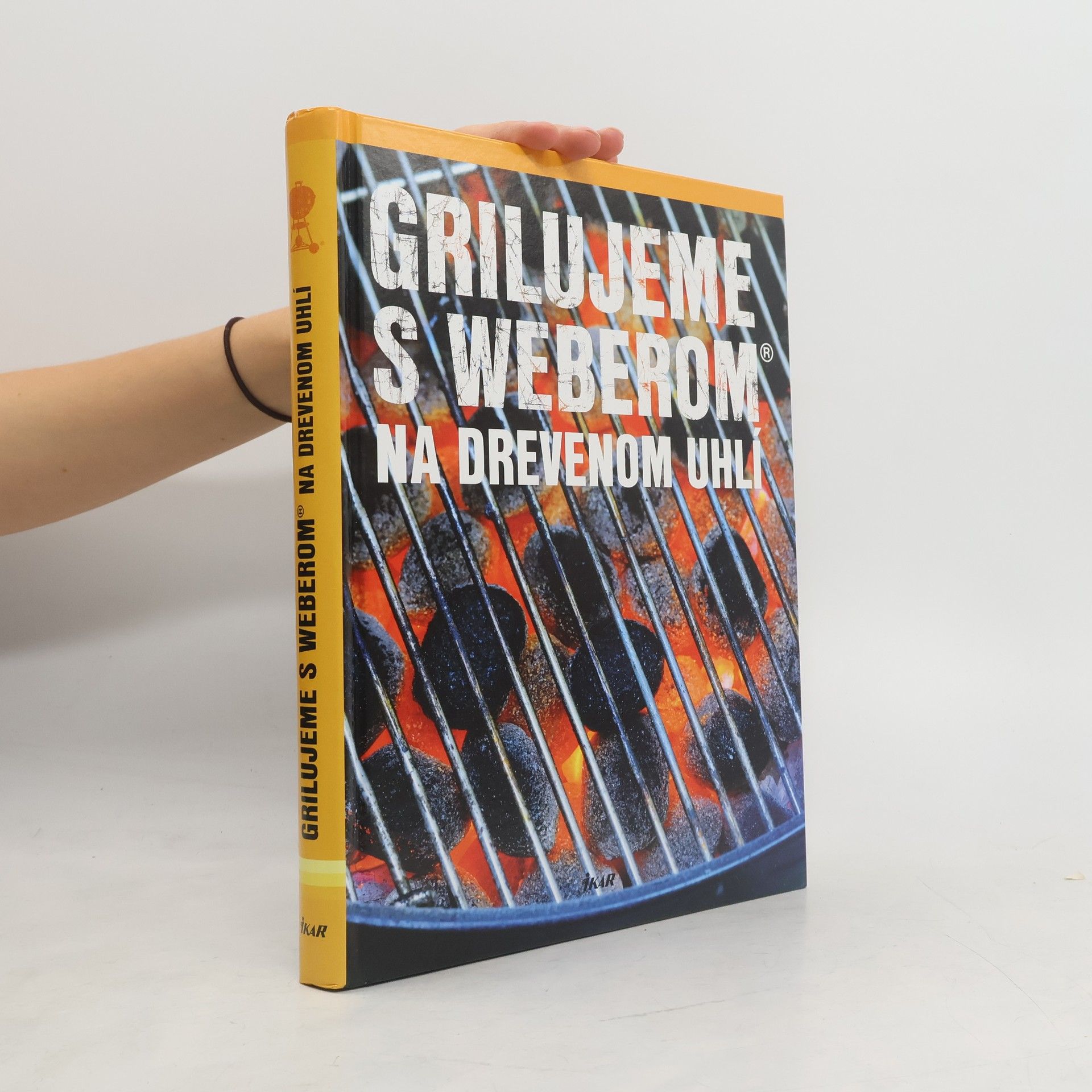 Grilujeme s Weberom na drevenom uhlí