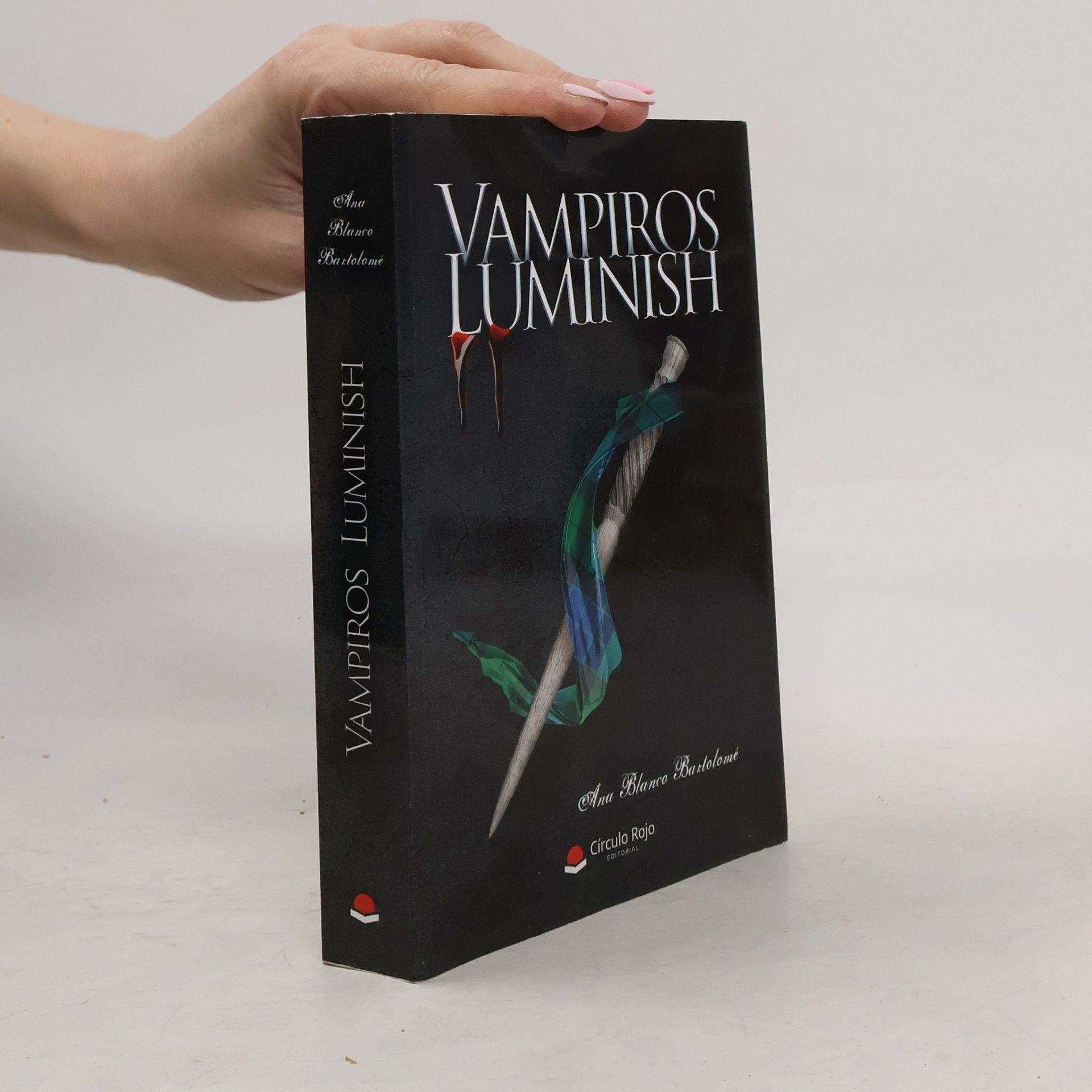 Ana Blanco Bartolomé Vampiros Luminish