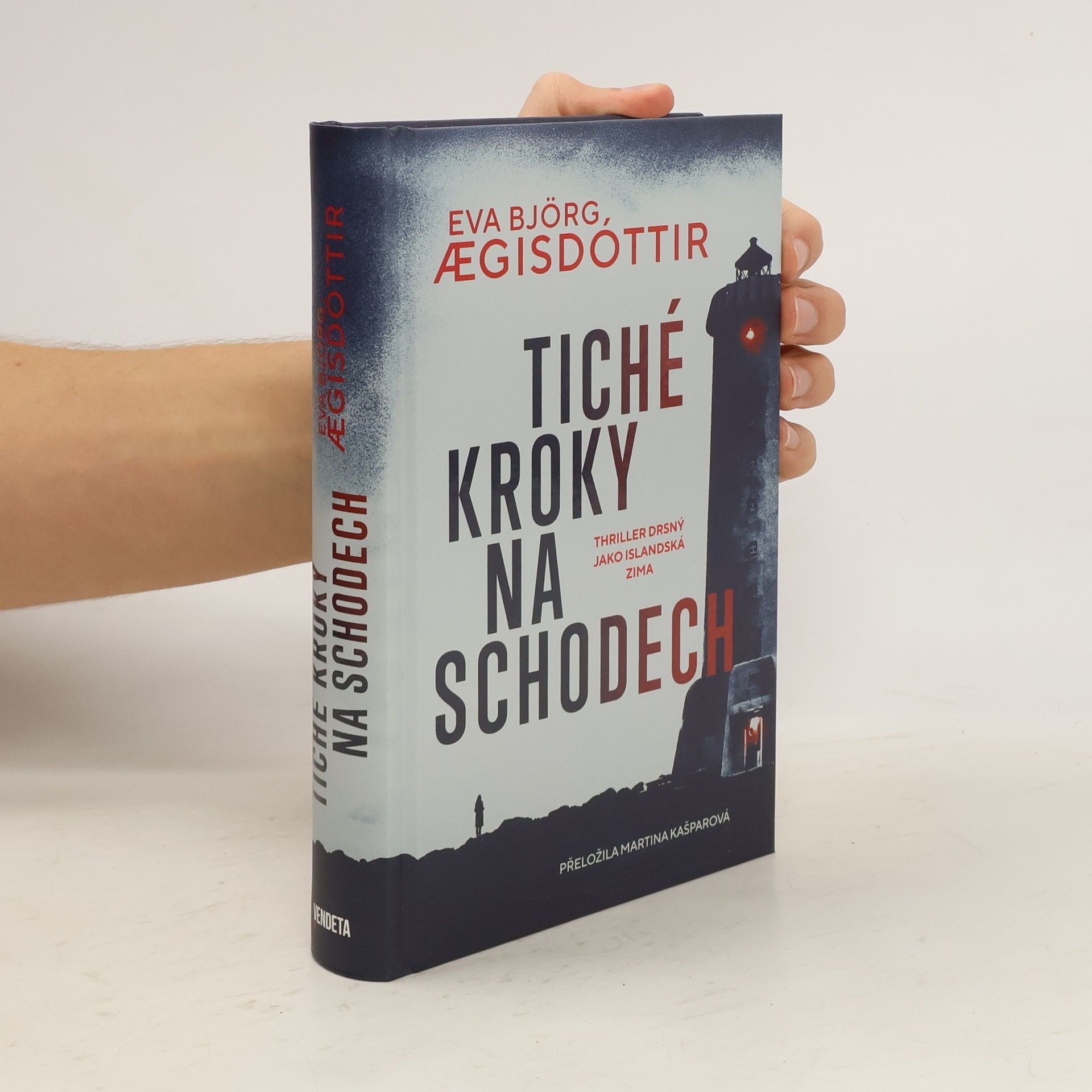 Tiché kroky na schodech