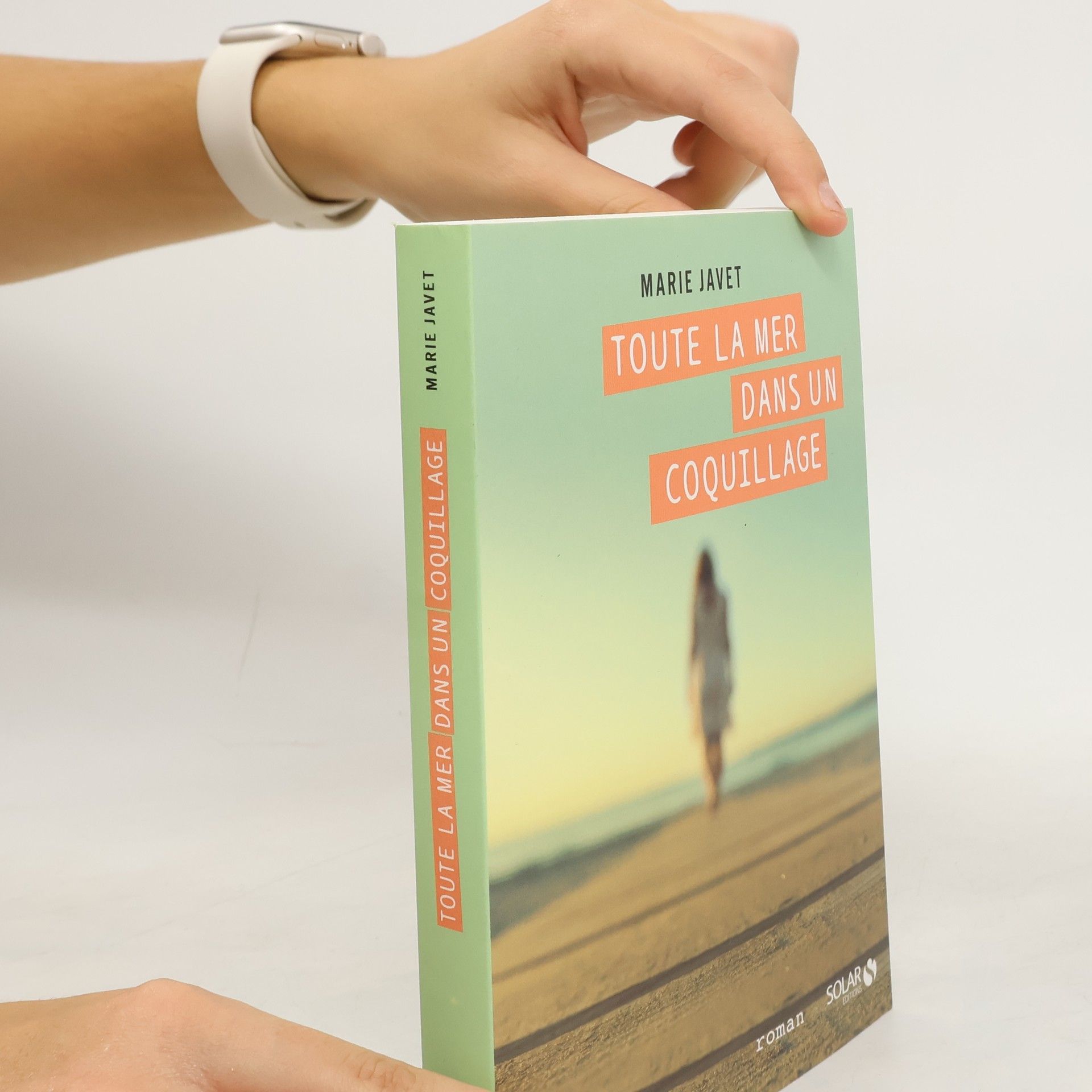 Marie Javet Toute la mer dans un coquillage