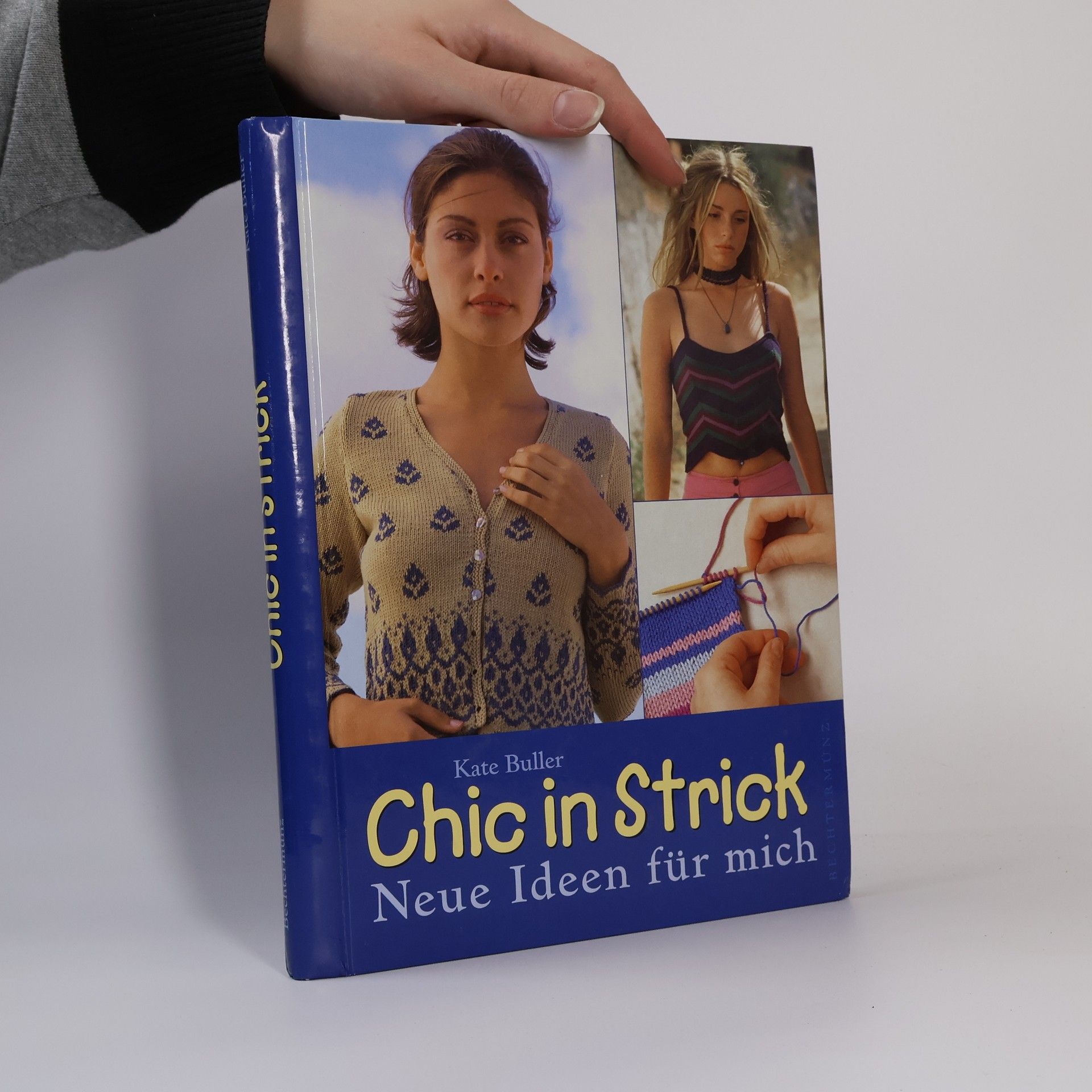 Kate Buller Chic in Strick