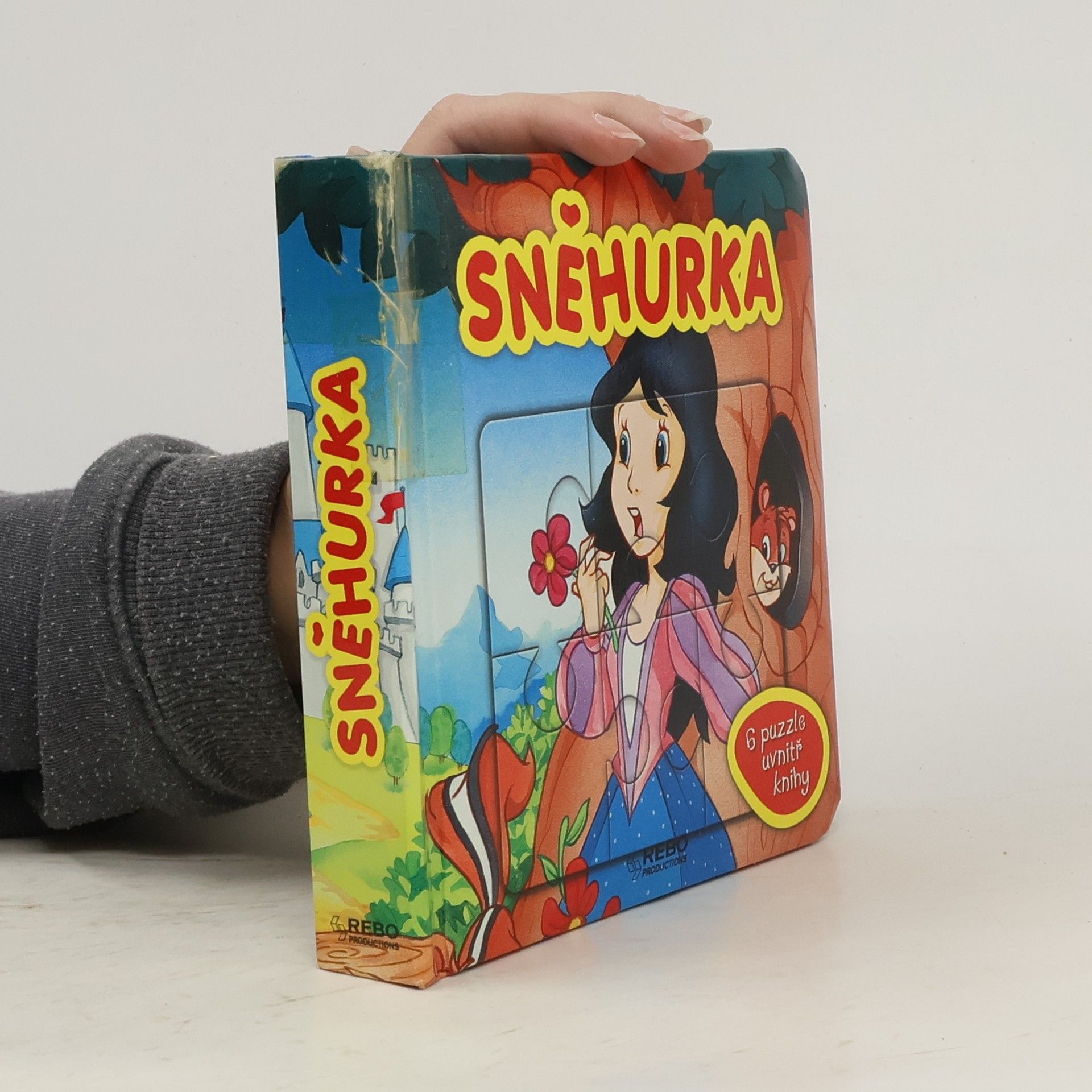 Sněhurka : 5 puzzle uvnitř knihy