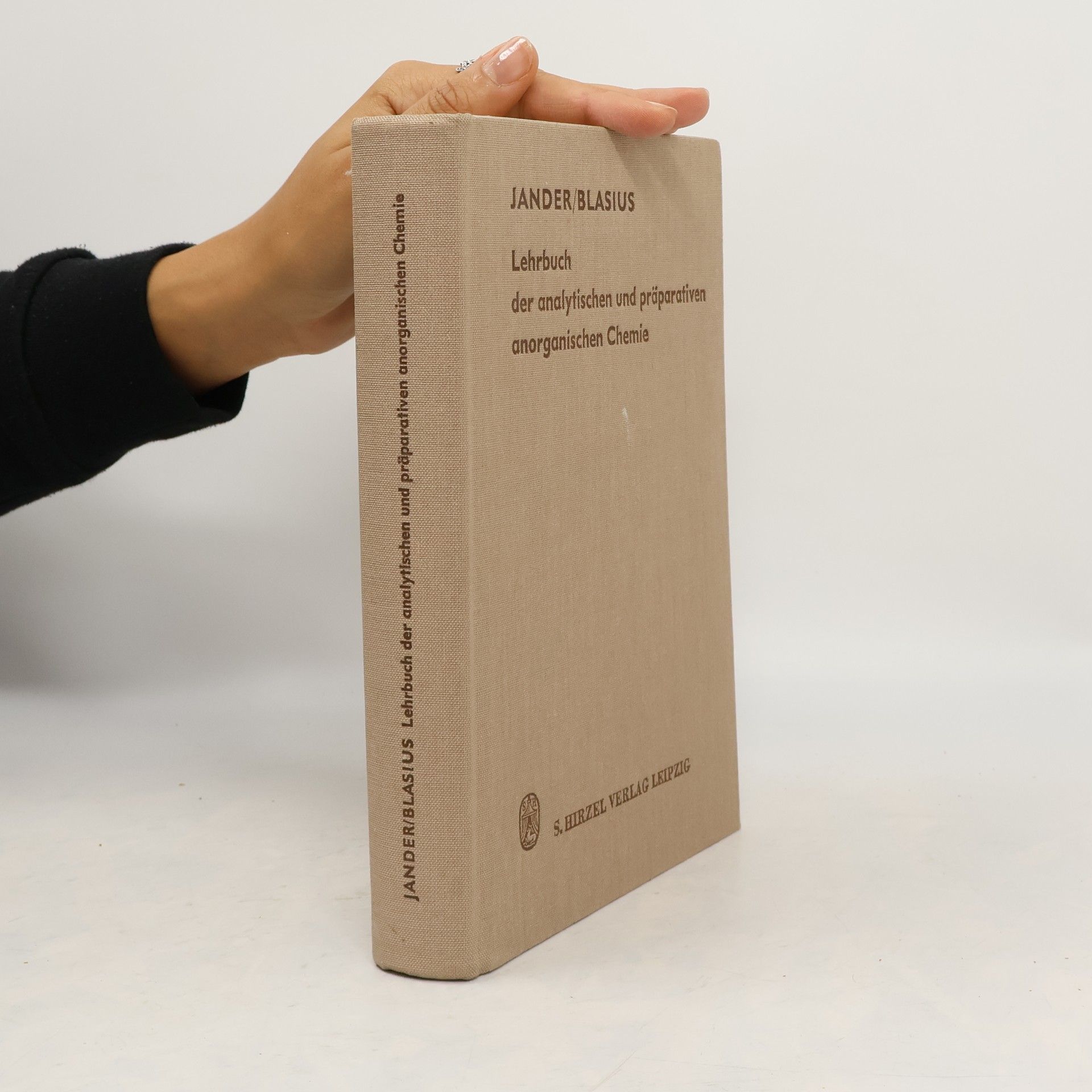 AA.VV. Lehrbuch der analytischen und präparativen anorganischen Chemie