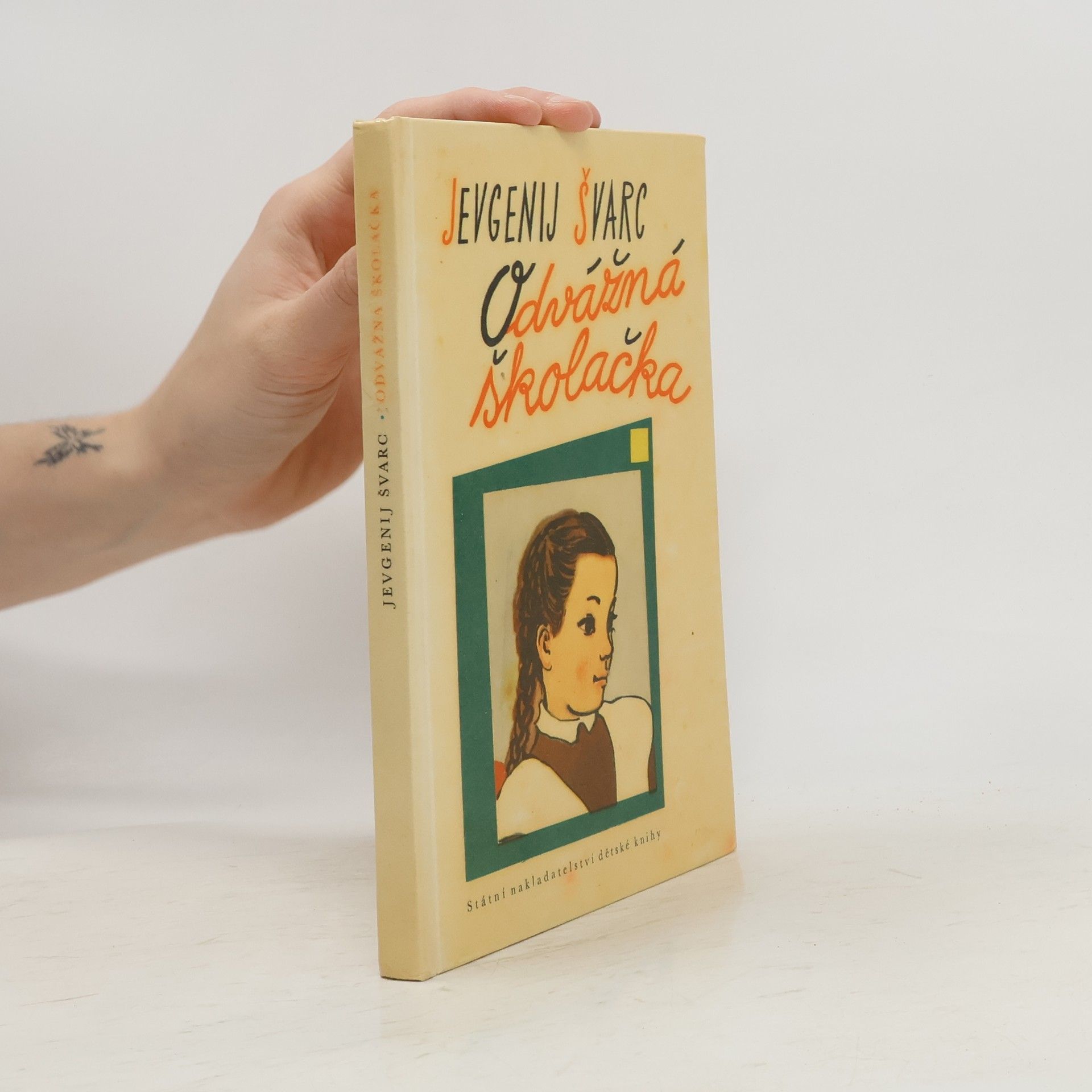 Evgeny Shvarts Odvážná školačka