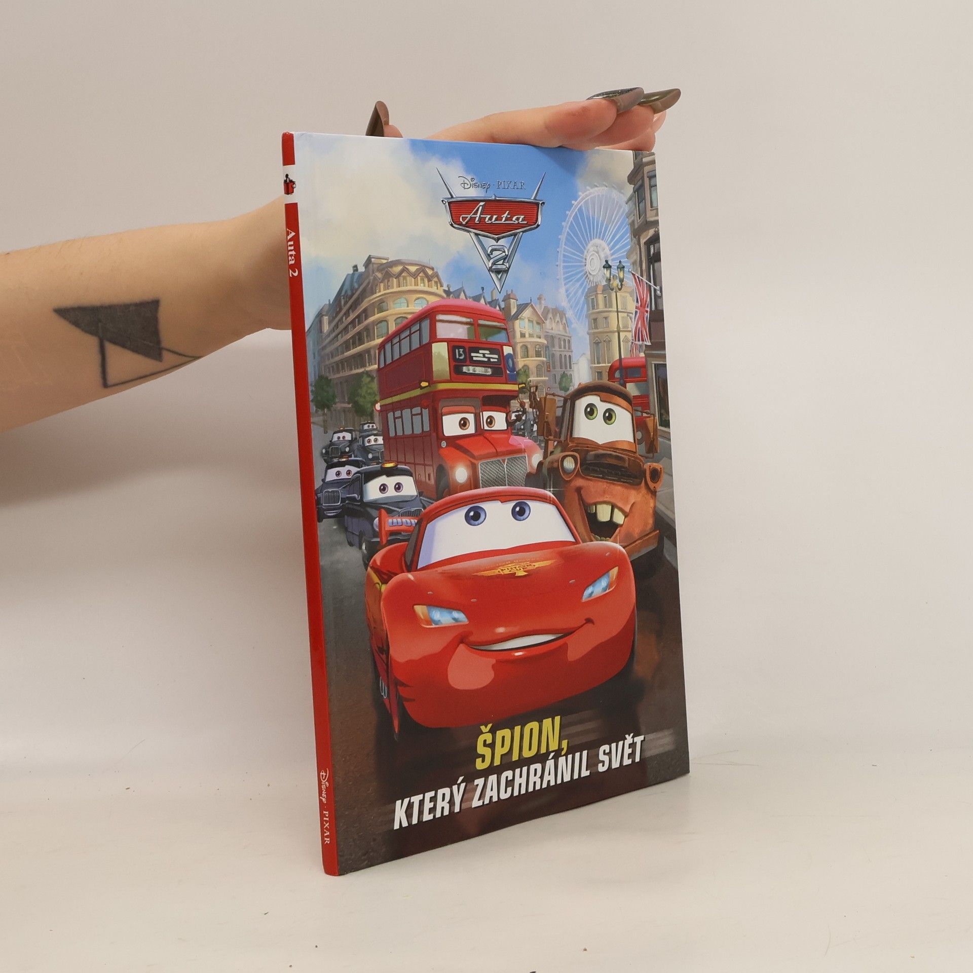 Walt Disney Auta 2 - Špion, který zachránil svět