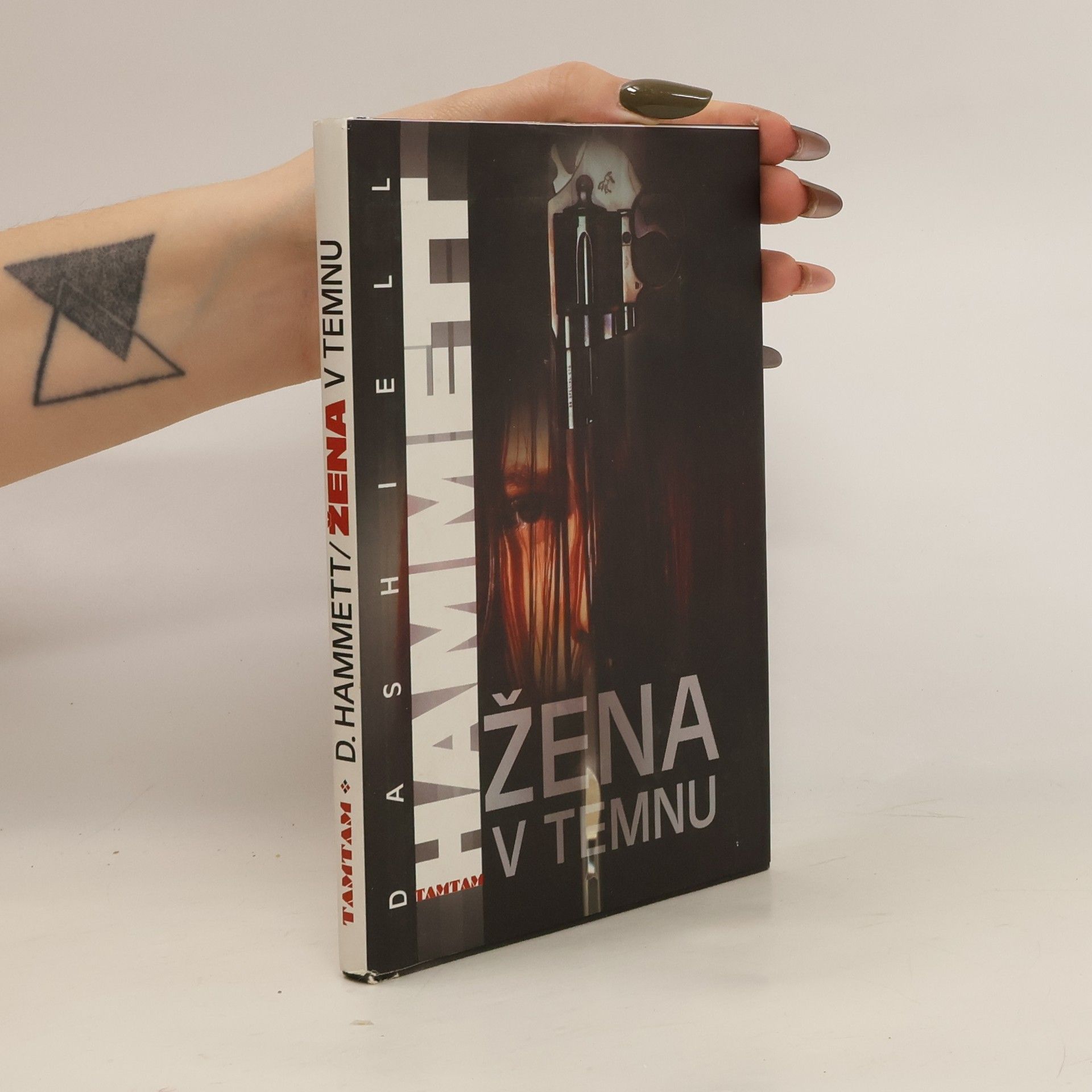 Dashiell Hammett Žena v temnu