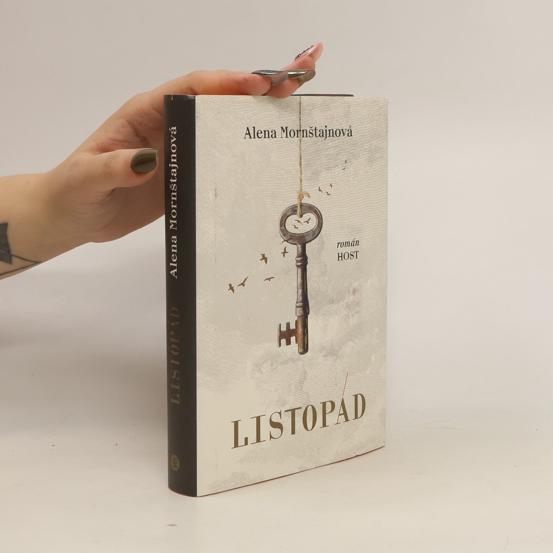 Alena Mornštajnová Listopád