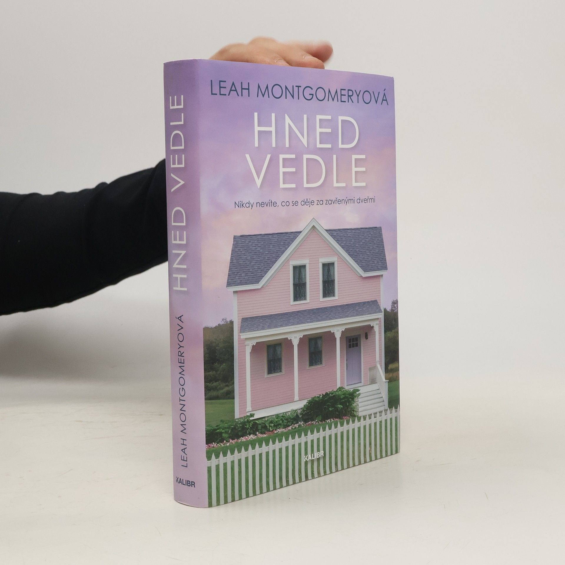 Leah Montgomery Hned vedle