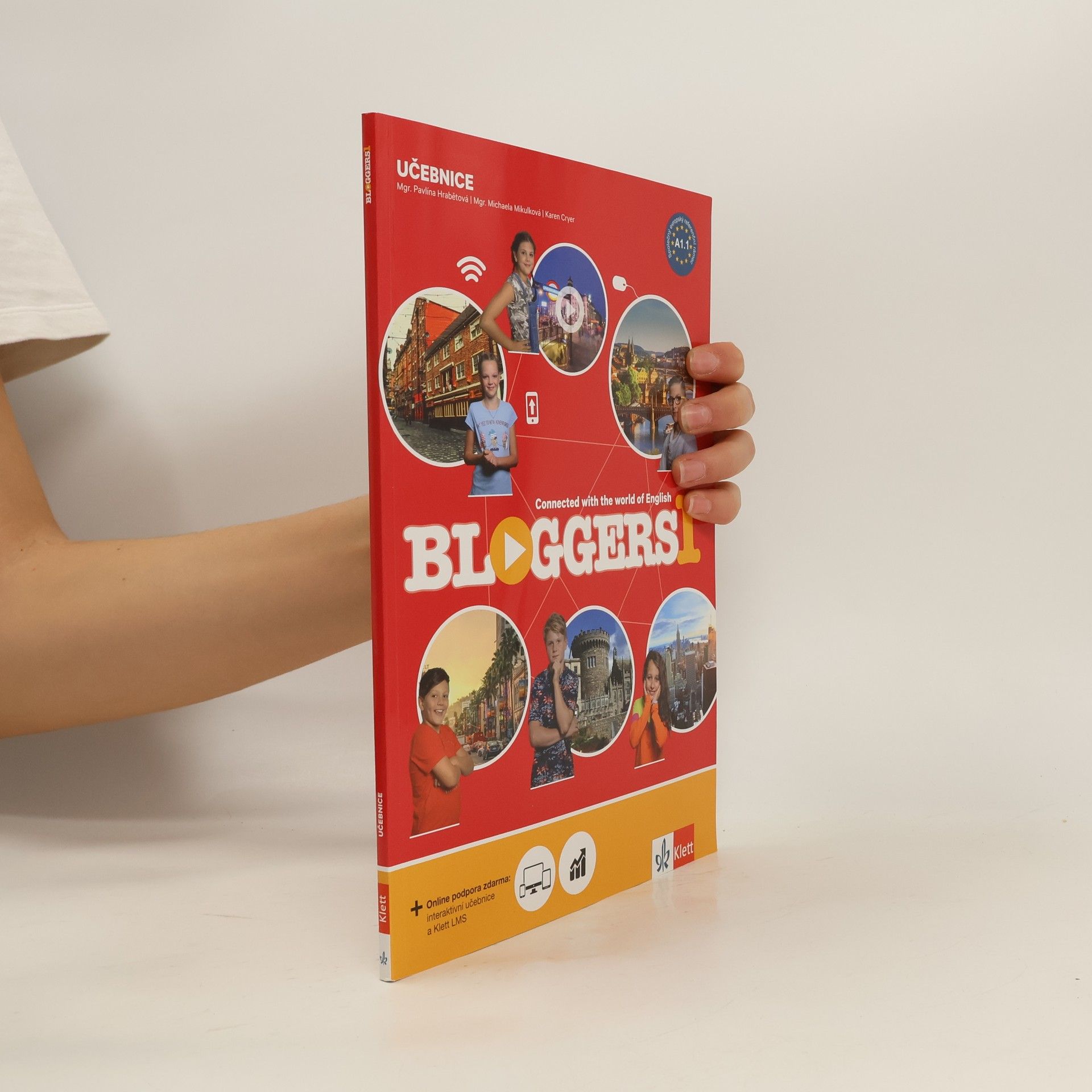 Kolektív autorov Bloggers 1. Connected with the World of English