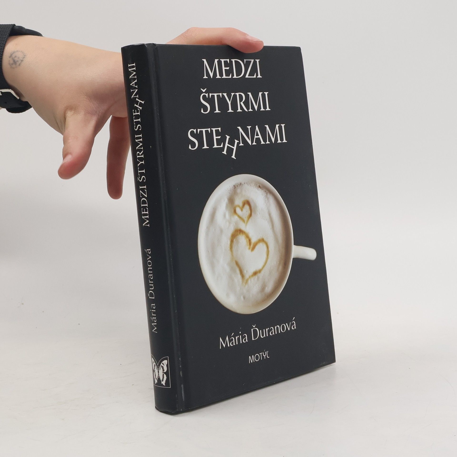 Mária Ďuranová Medzi štyrmi stehnami