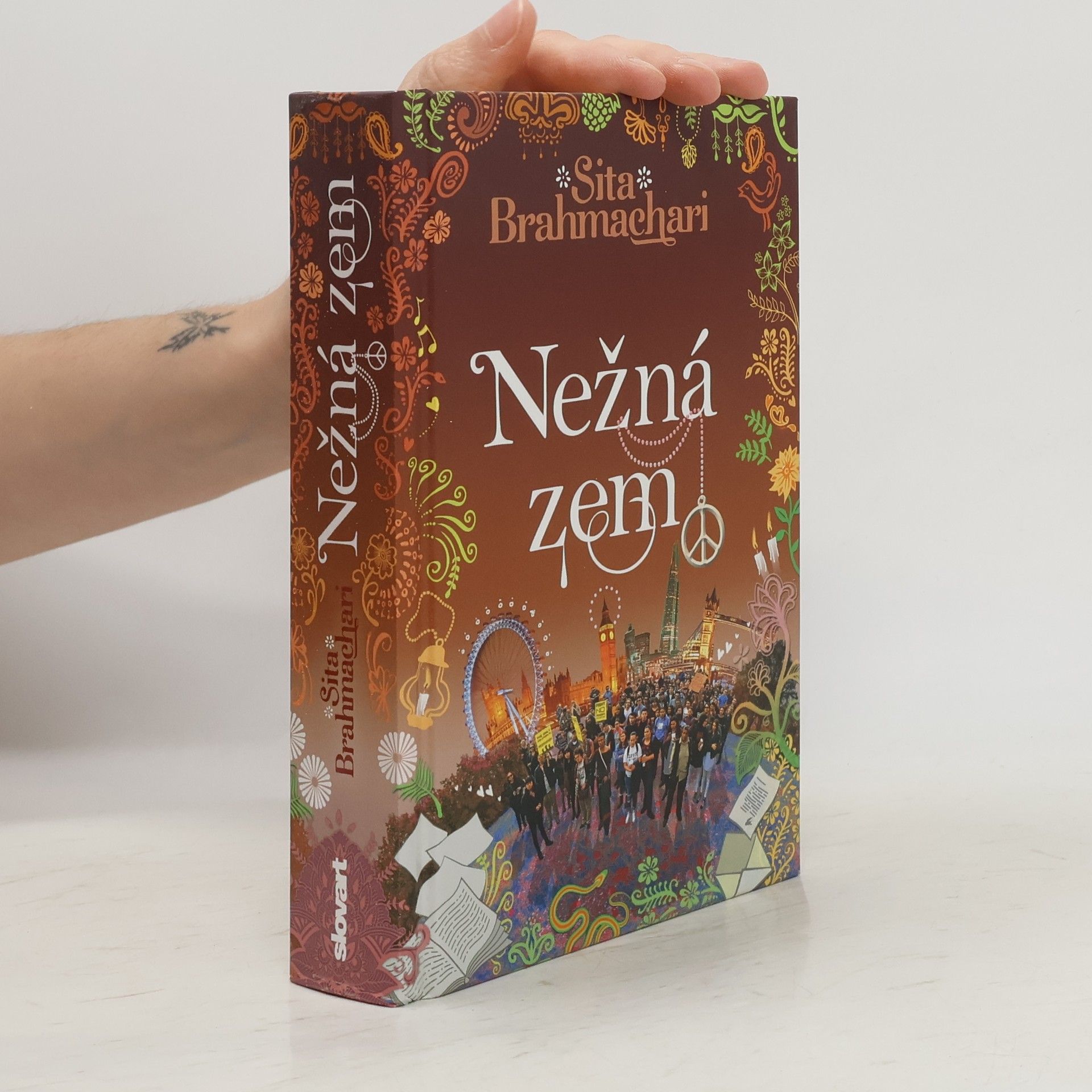 Sita Brahmachari Nežná zem