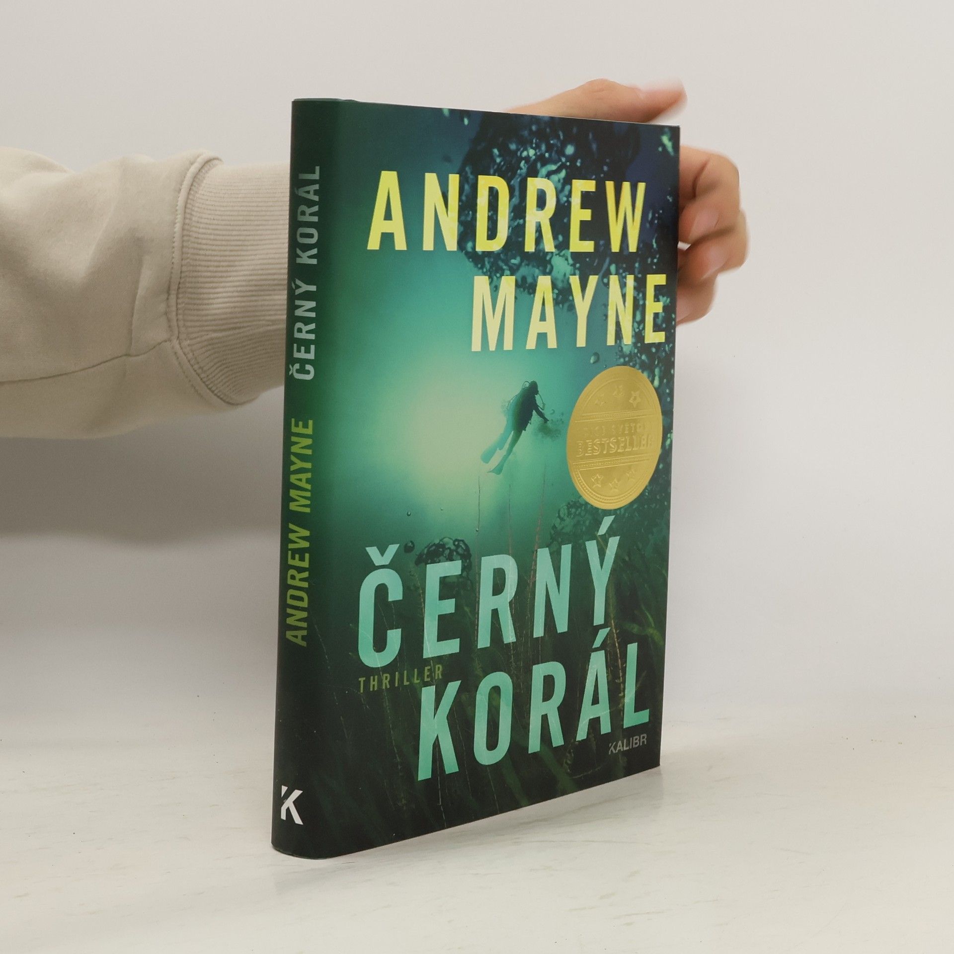 Andrew Mayne Černý korál