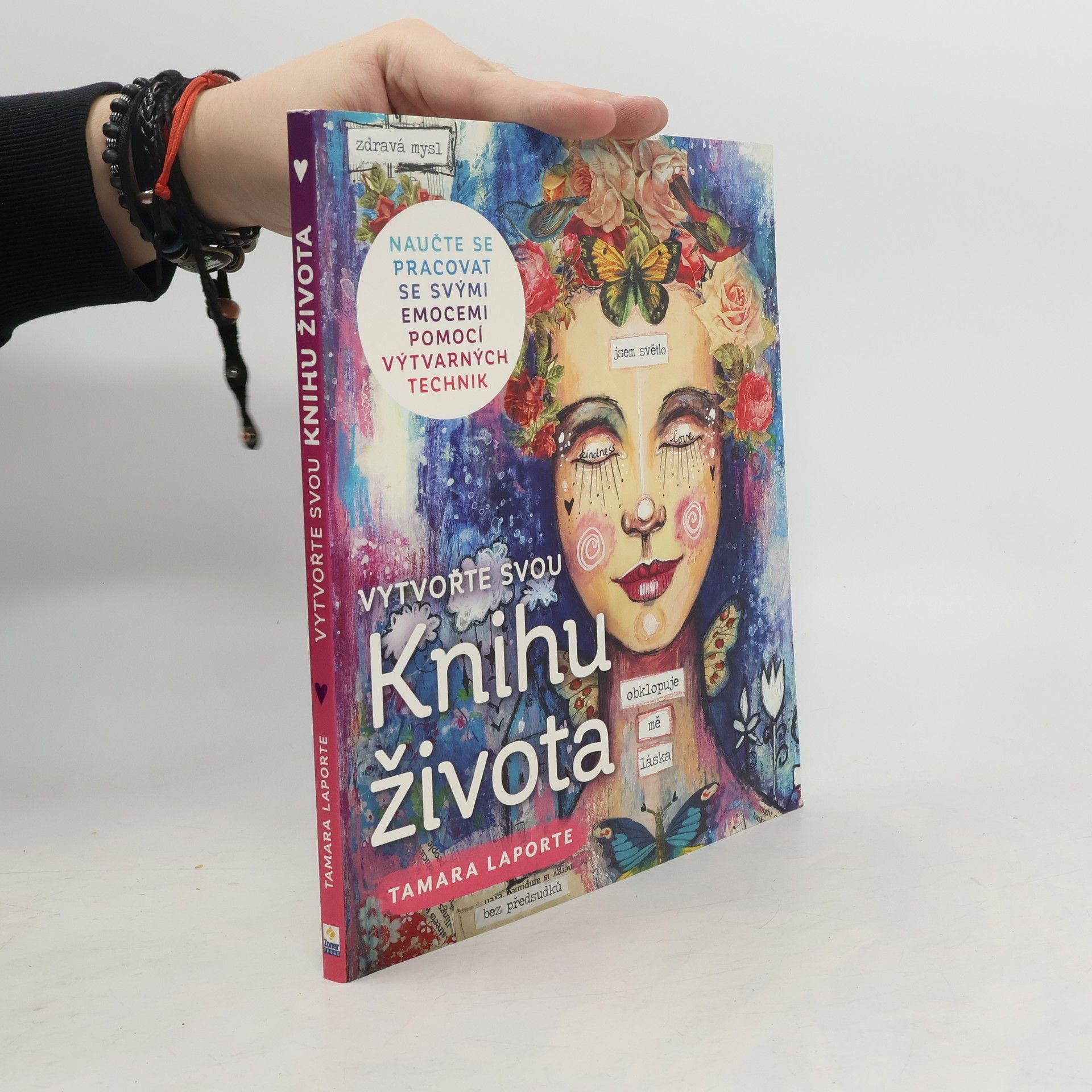 Vytvořte svou Knihu života. Naučte se pracovat se svými emocemi pomocí výtvarných technik