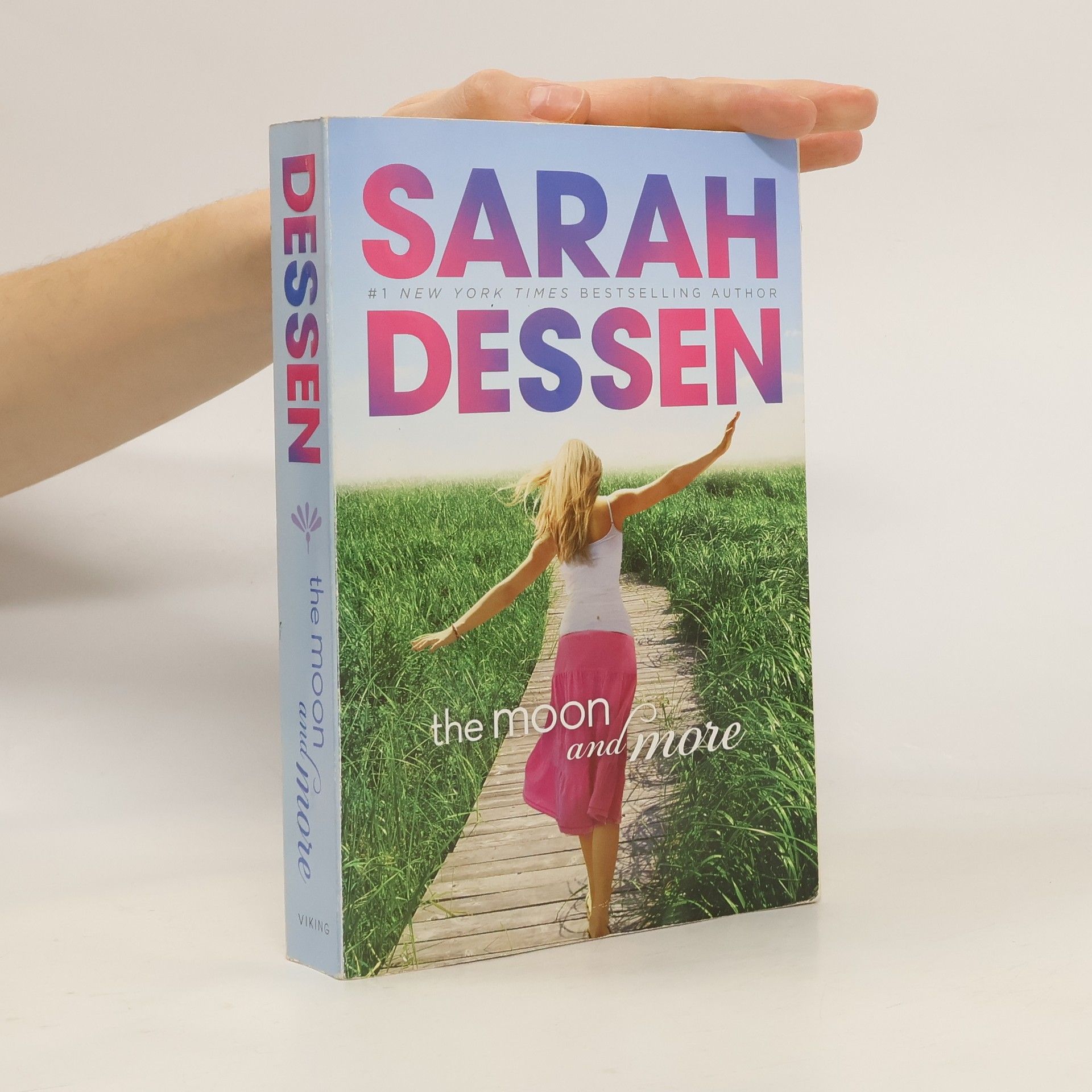 Sarah Dessen The Moon and More, English edition