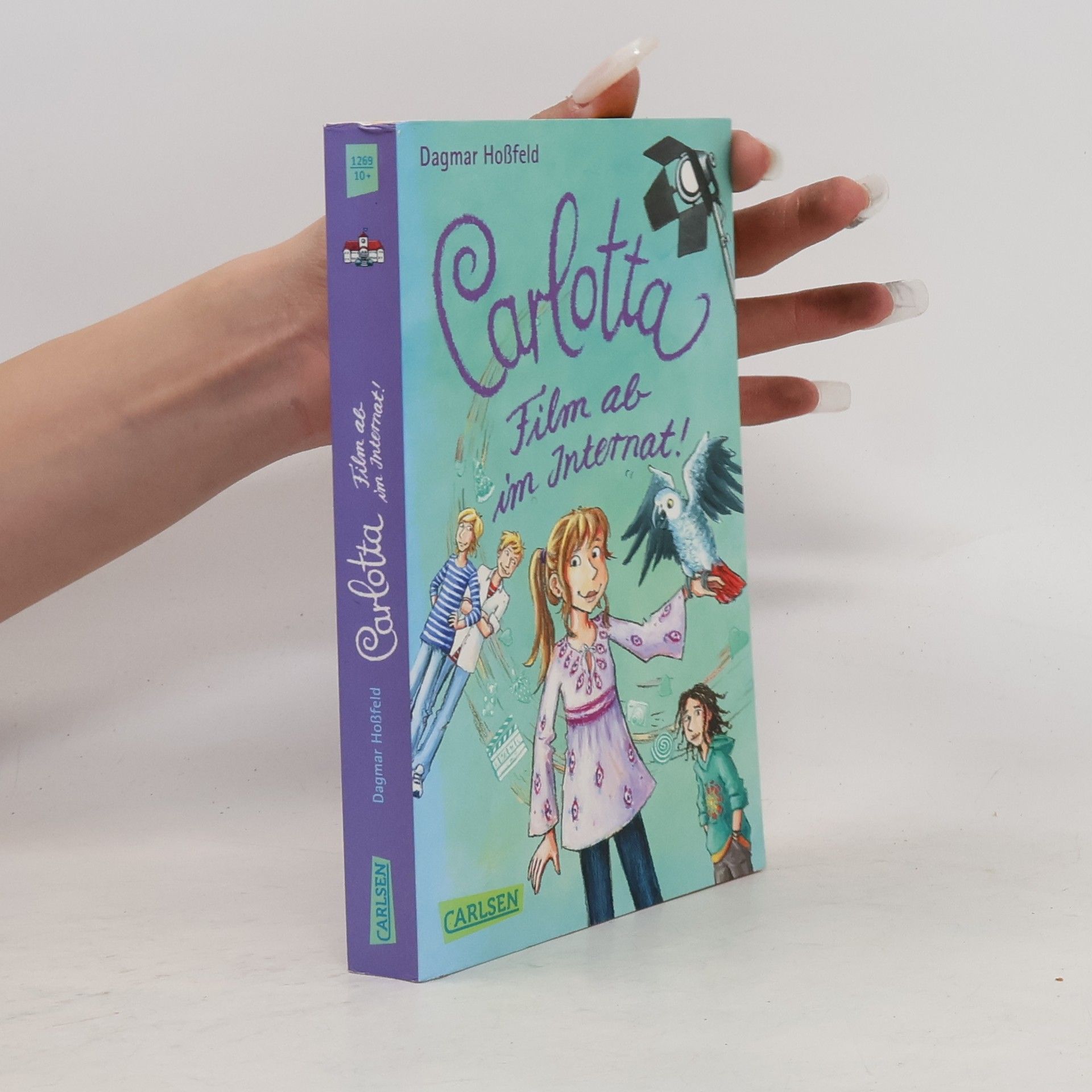 Charlotta Film ab im Internat