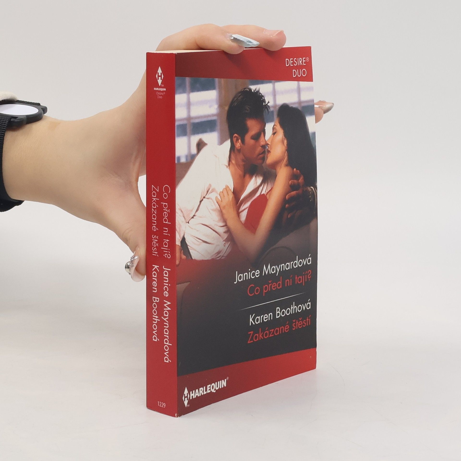 Jana Vrbacká Co před ní tají? Zakázané štěstí.