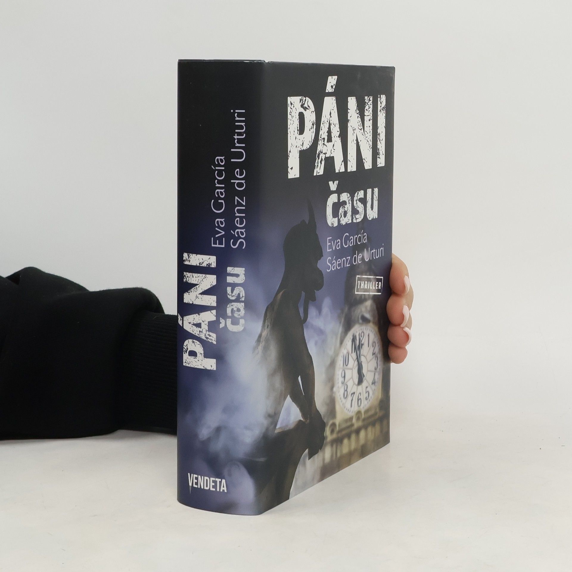 Eva García Sáenz de Urturi Páni času