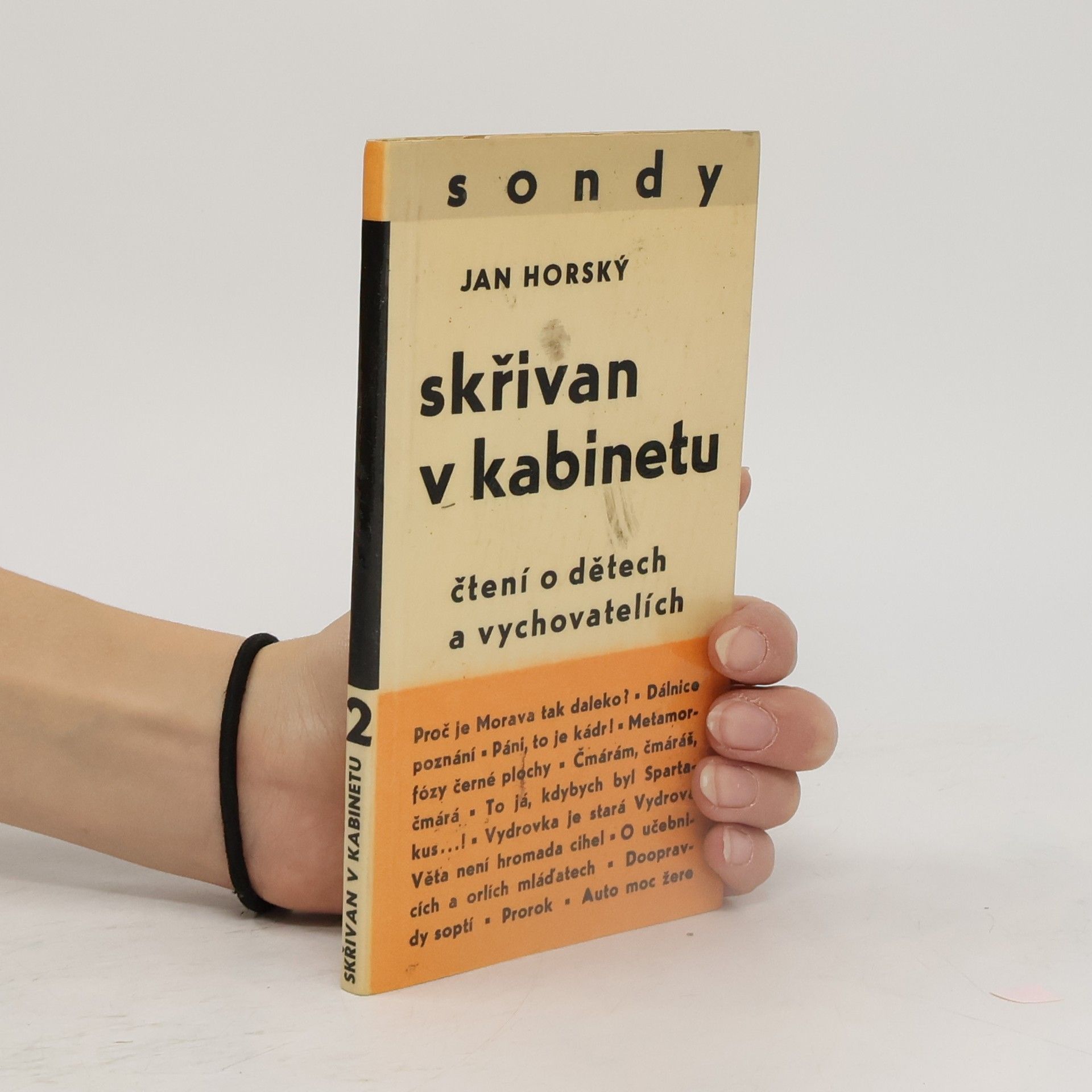 Skřivan v kabinetu 2