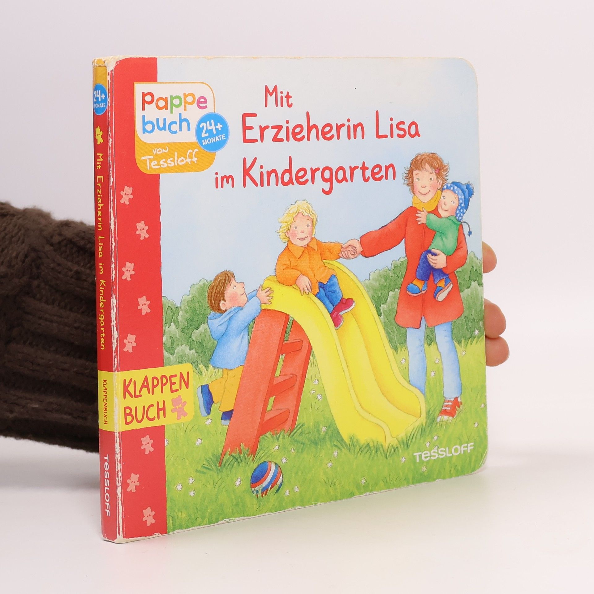 Barbara Jelenkovich Mit Erzieherin Lisa im Kindergarten