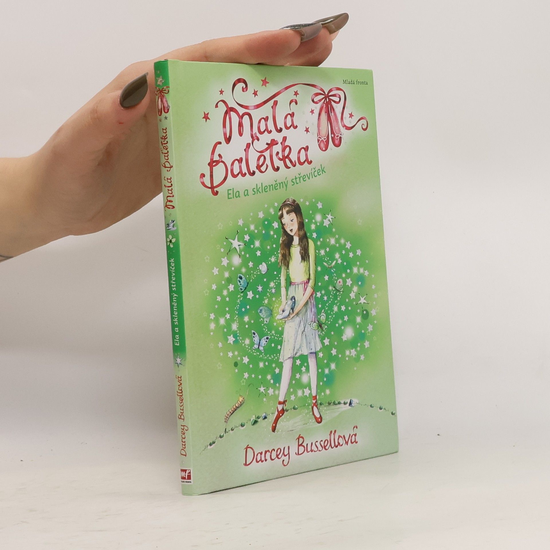 Ela a skleněný střevíček. Malá baletka