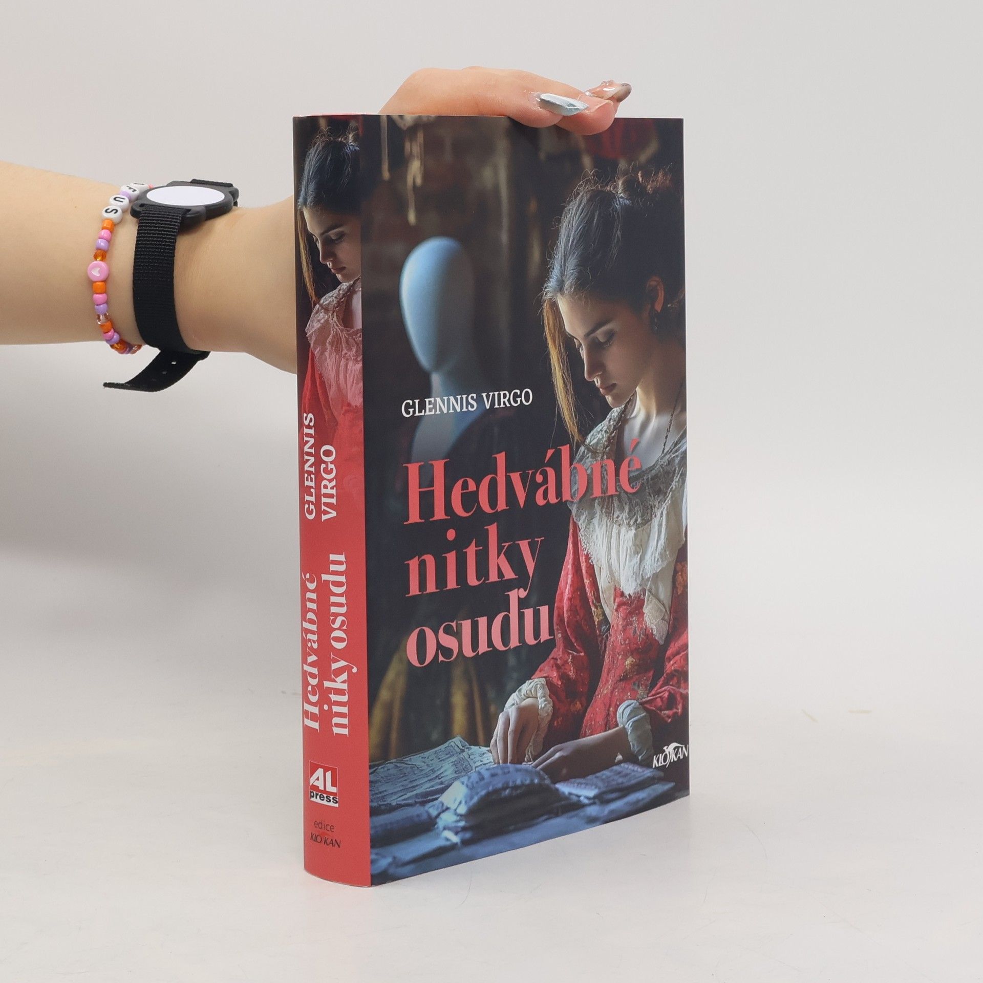 Glennis Virgo Hedvábné nitky osudu
