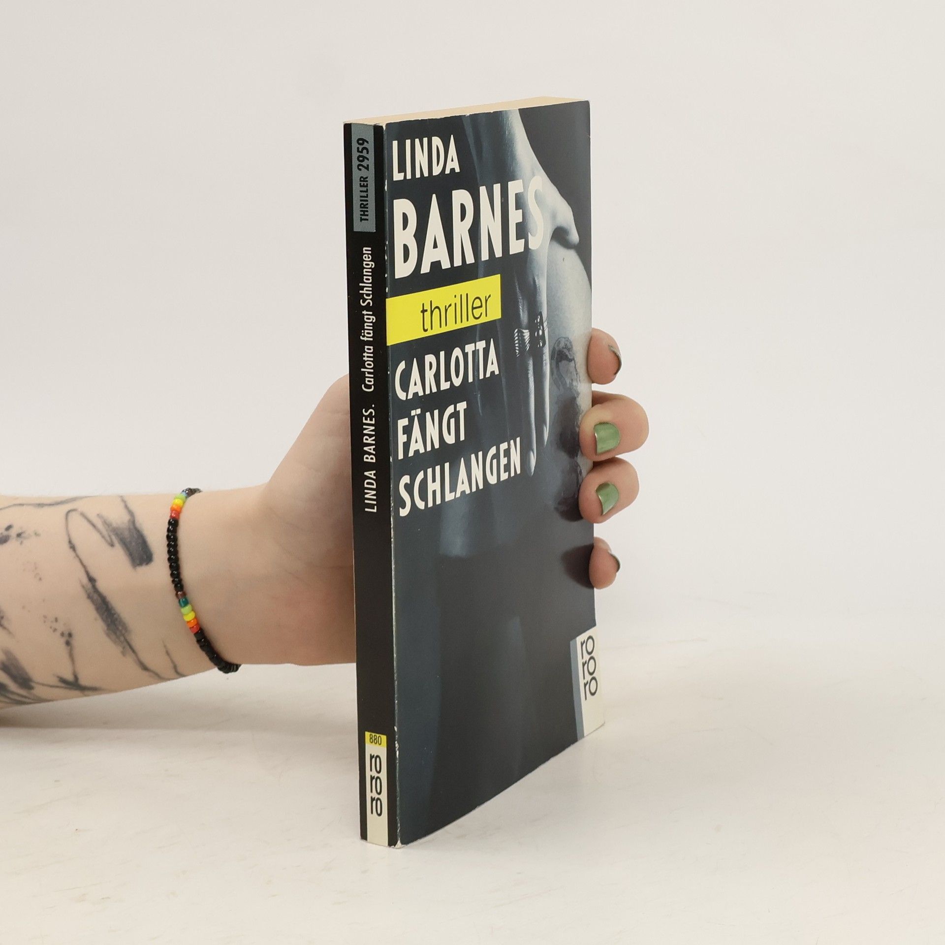 Carlotta fängt Schlangen