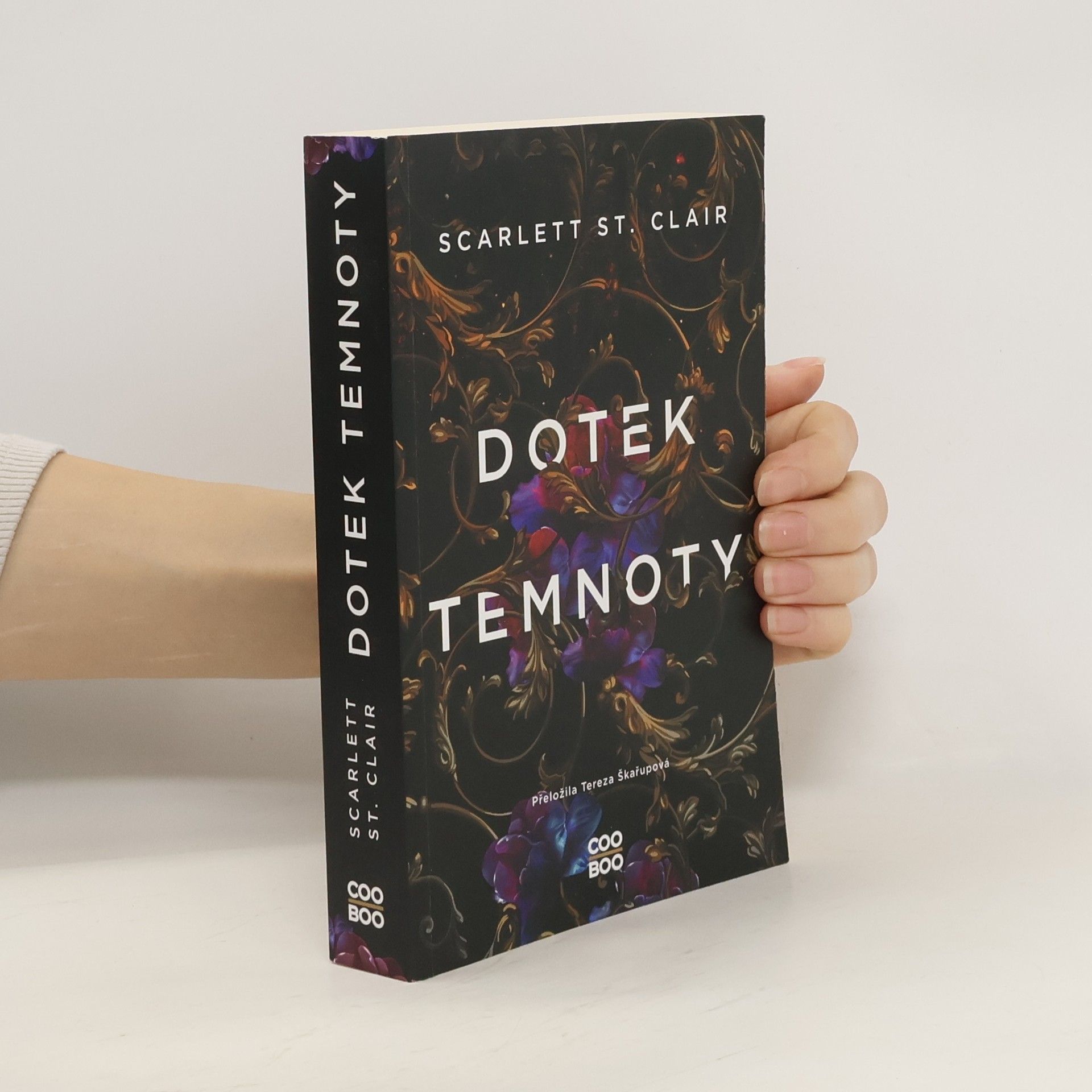 Scarlett St. Clair Dotek temnoty