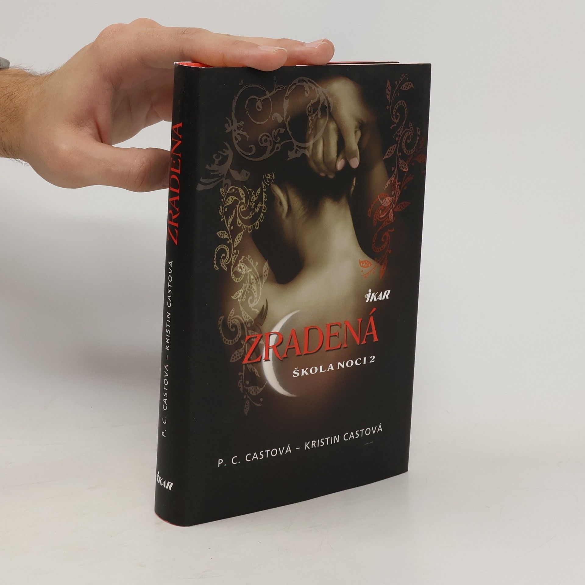 P. C. Castová Zradená