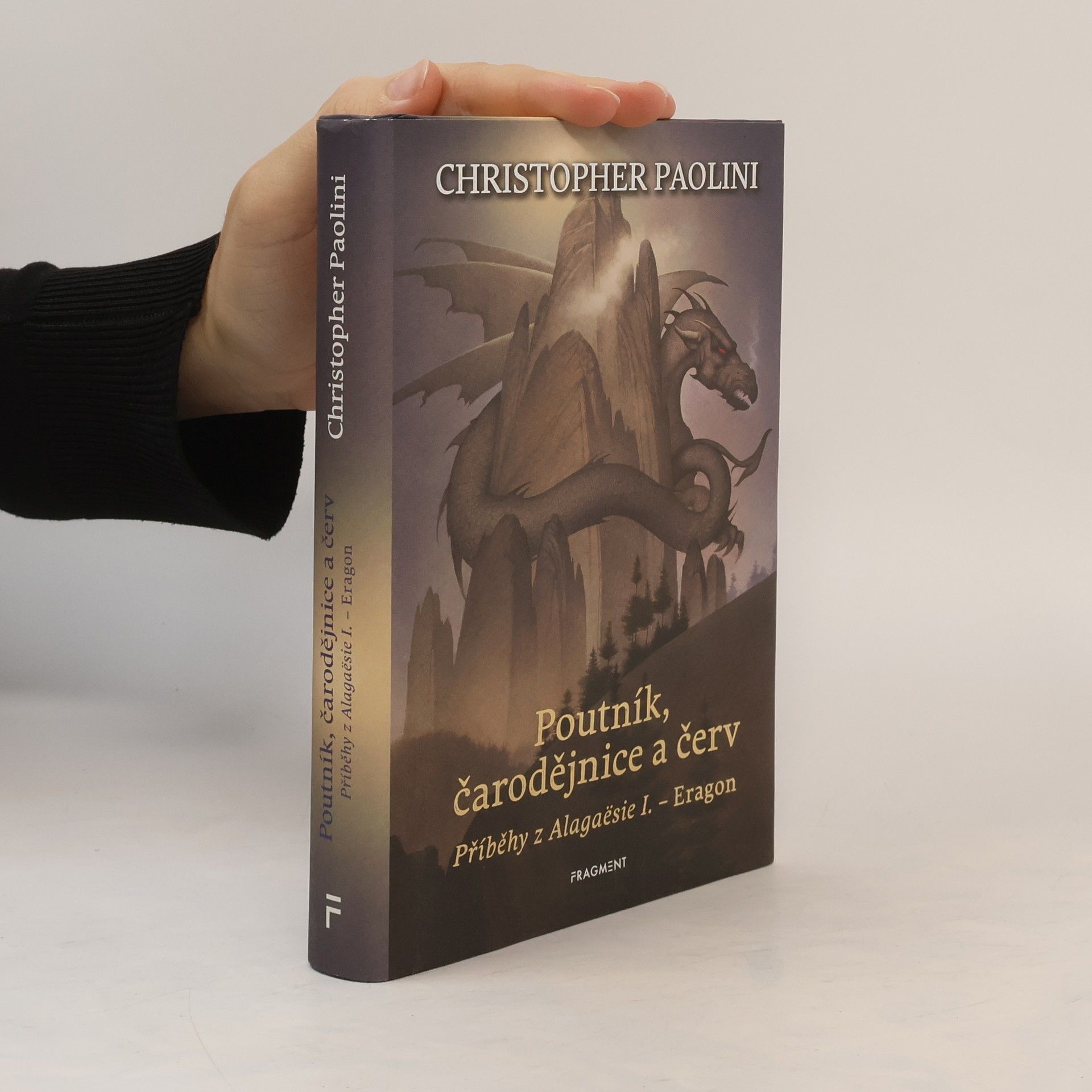 Christopher Paolini Poutník, čarodějnice a červ - Příběhy z Alagaësie I.