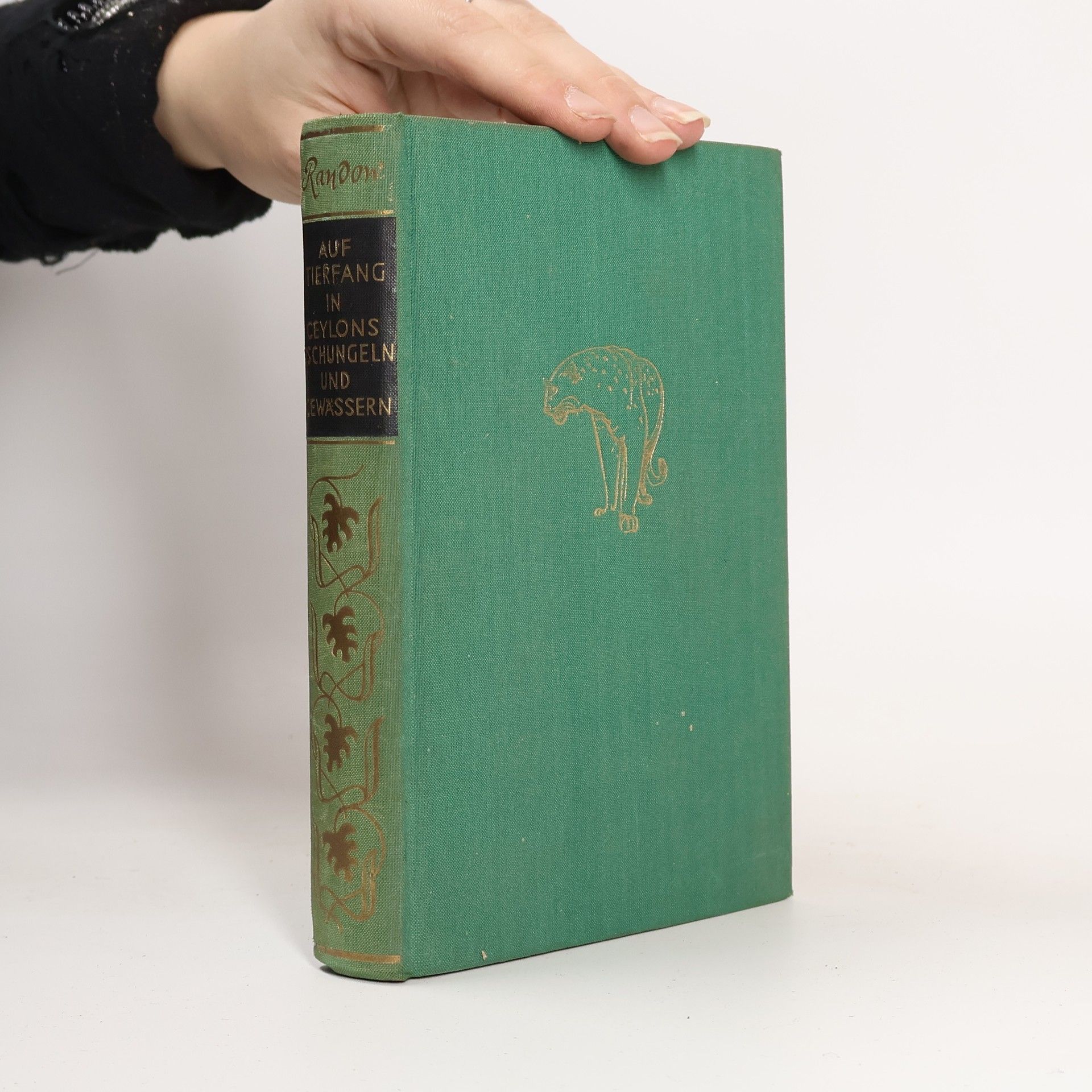 Auf Tierfang in Ceylons Dschungeln und Gewässern