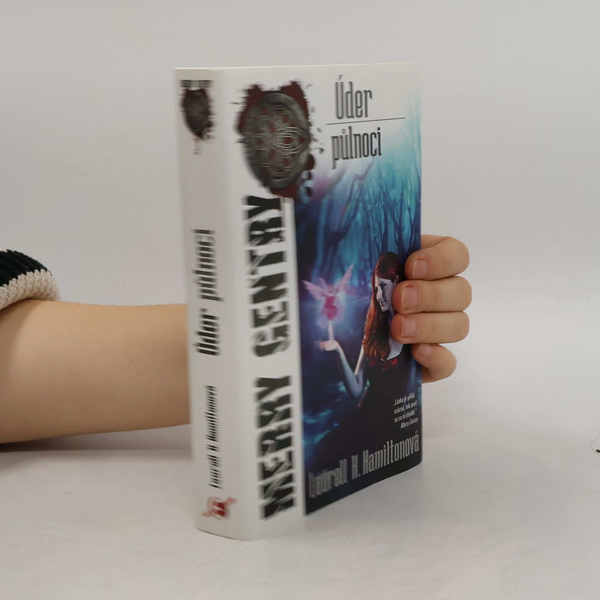 Laurell Kaye Hamilton Úder půlnoci. Merry Gentry. 4. díl