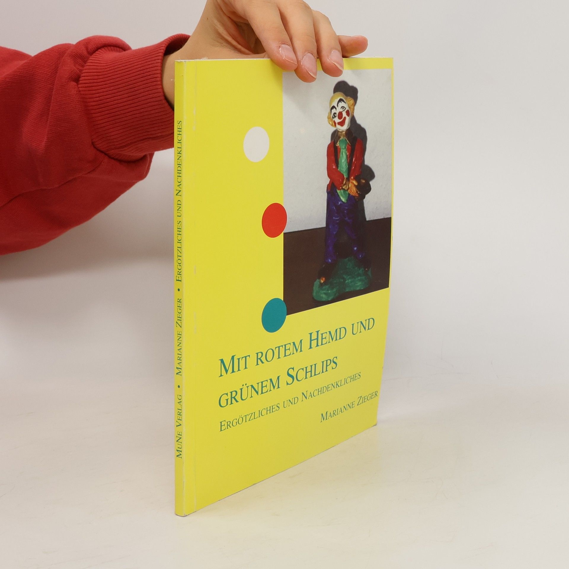 Marianne Zieger Mit rotem Hemd und grünem Schlips