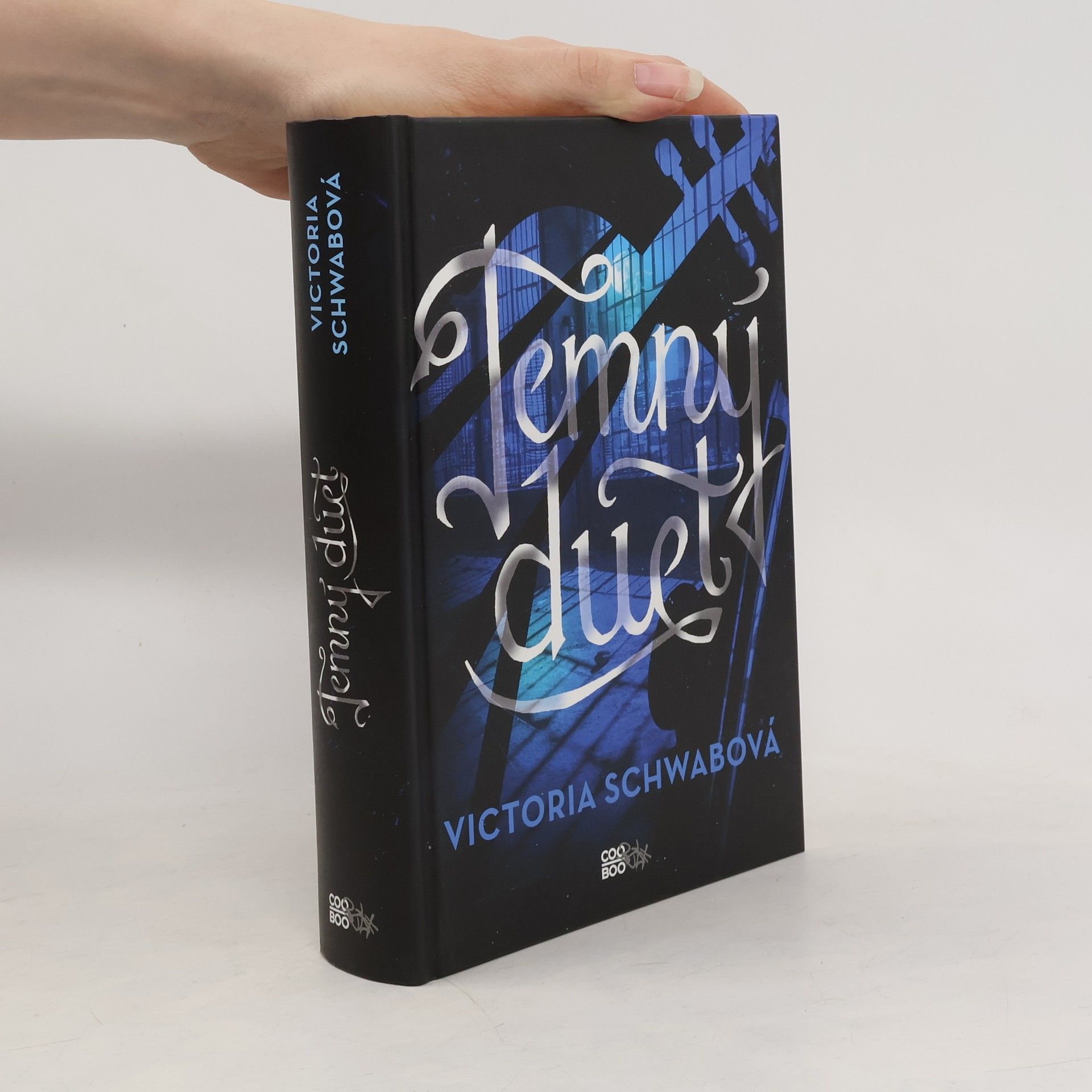 Victoria Schwab Temný duet