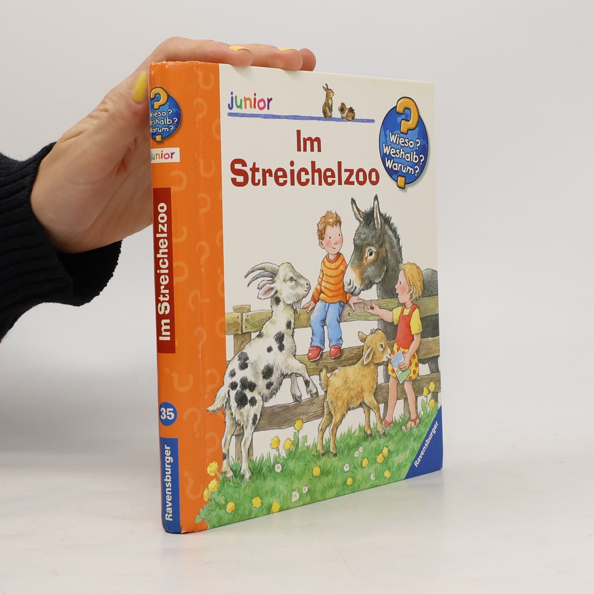 Anne Möller Im Streichelzoo