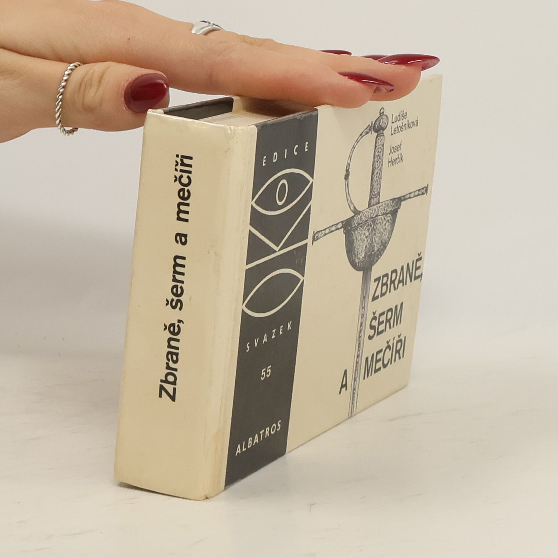 Josef Herčík Zbraně, šerm a mečíři