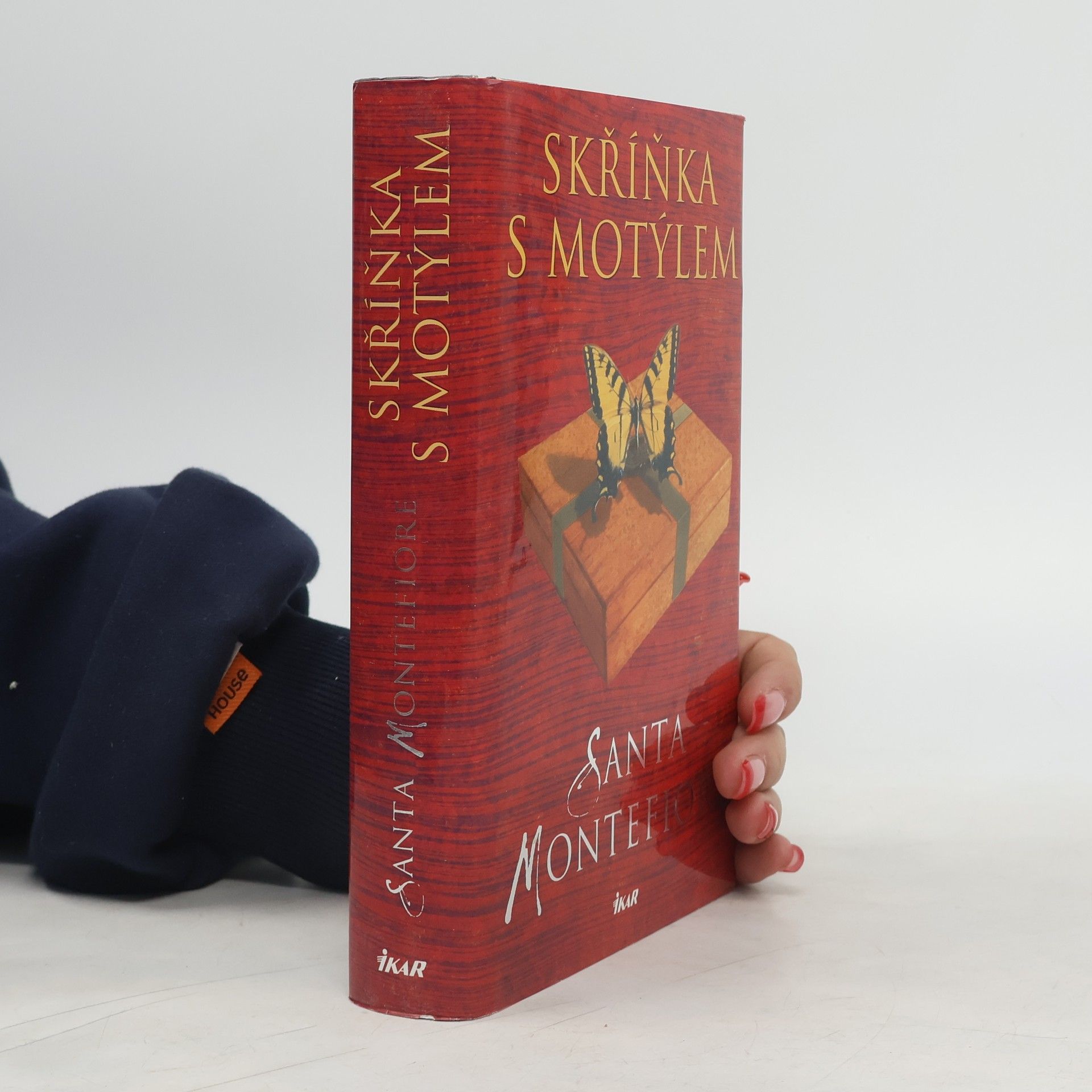 Santa Montefiore Skříňka s motýlem