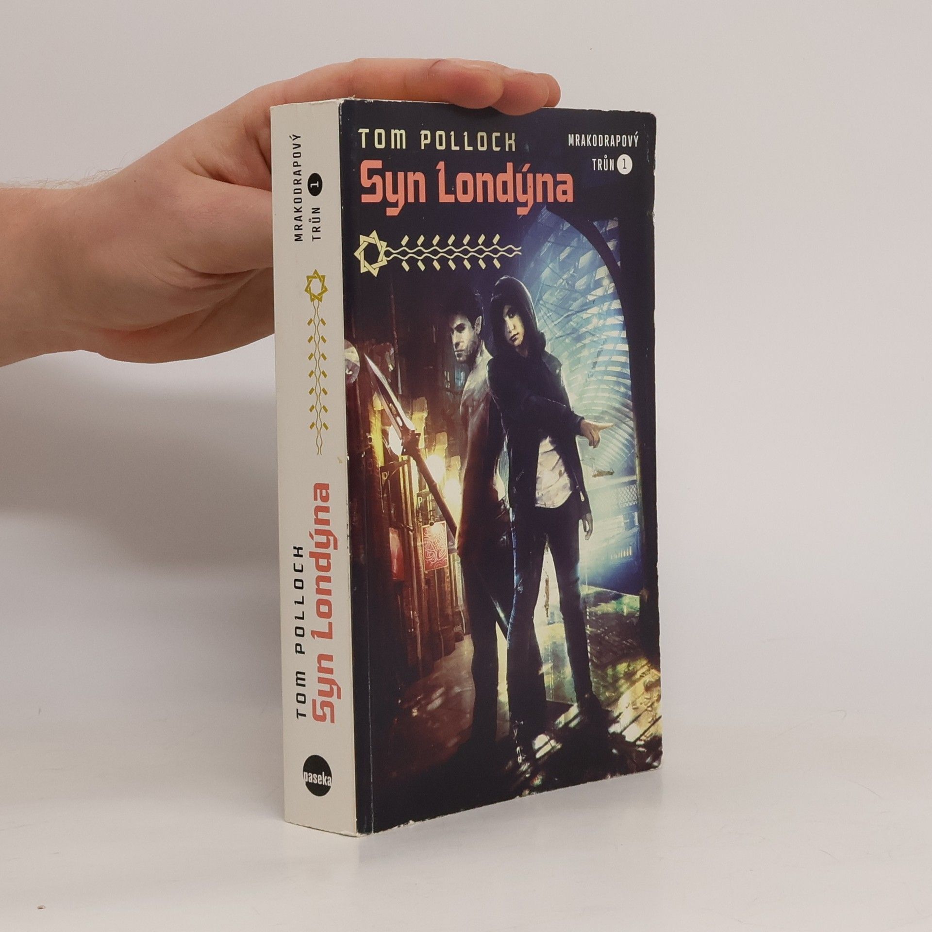 Mrakodrapový trůn. 1, Syn Londýna