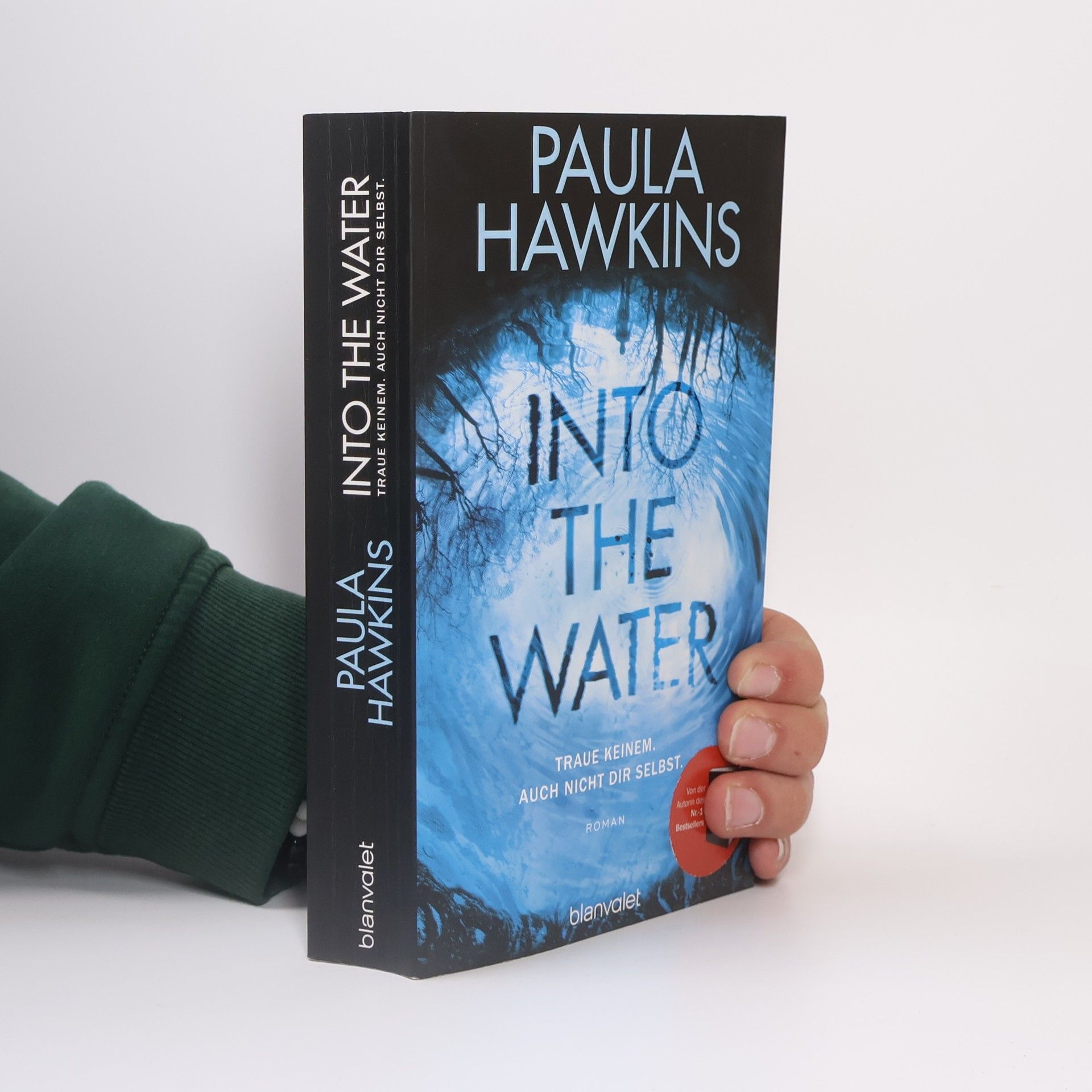 Paula Hawkins Into the Water