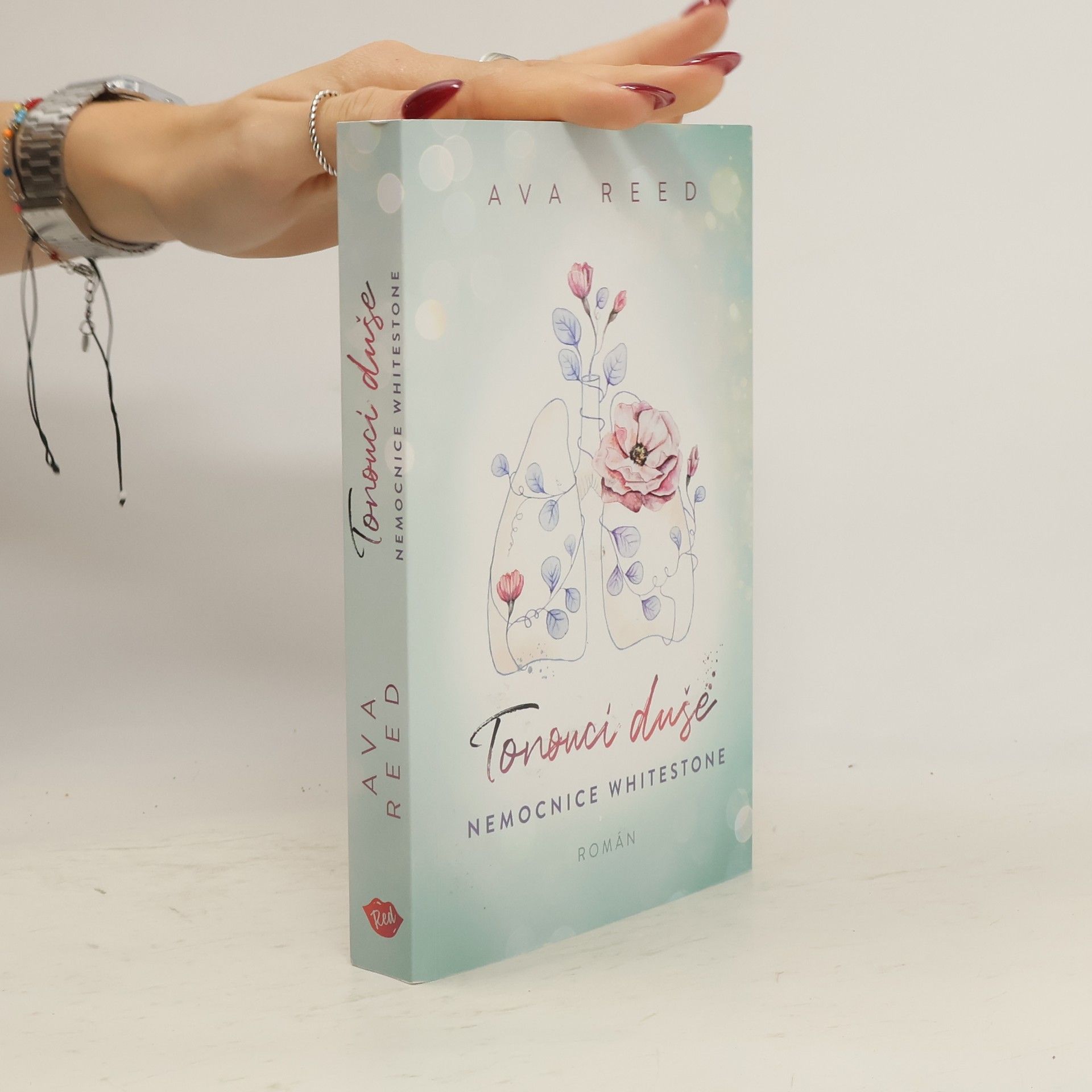 Ava Reed Nemocnice Whitestone. Tonoucí duše