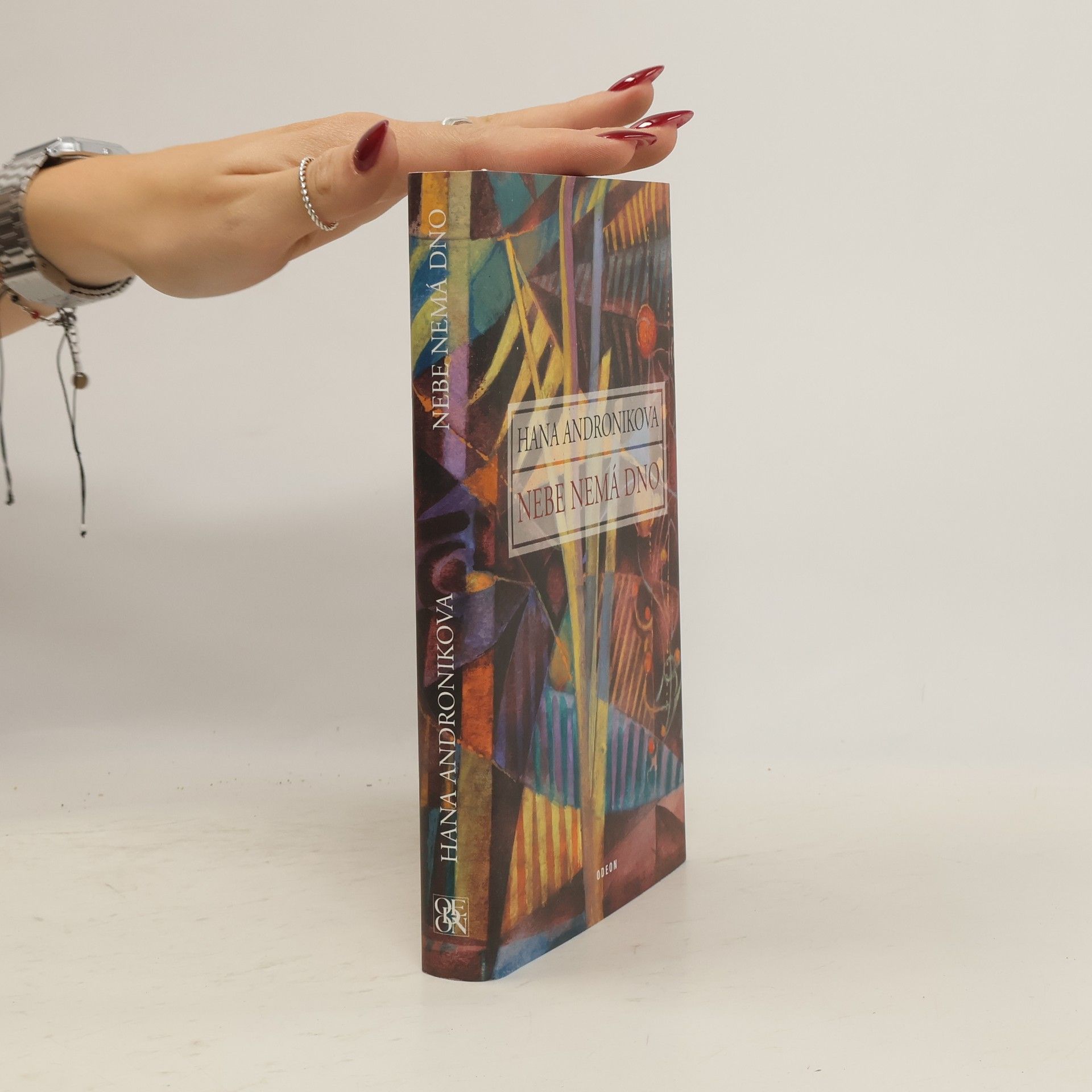 Hana Andronikova Nebe nemá dno