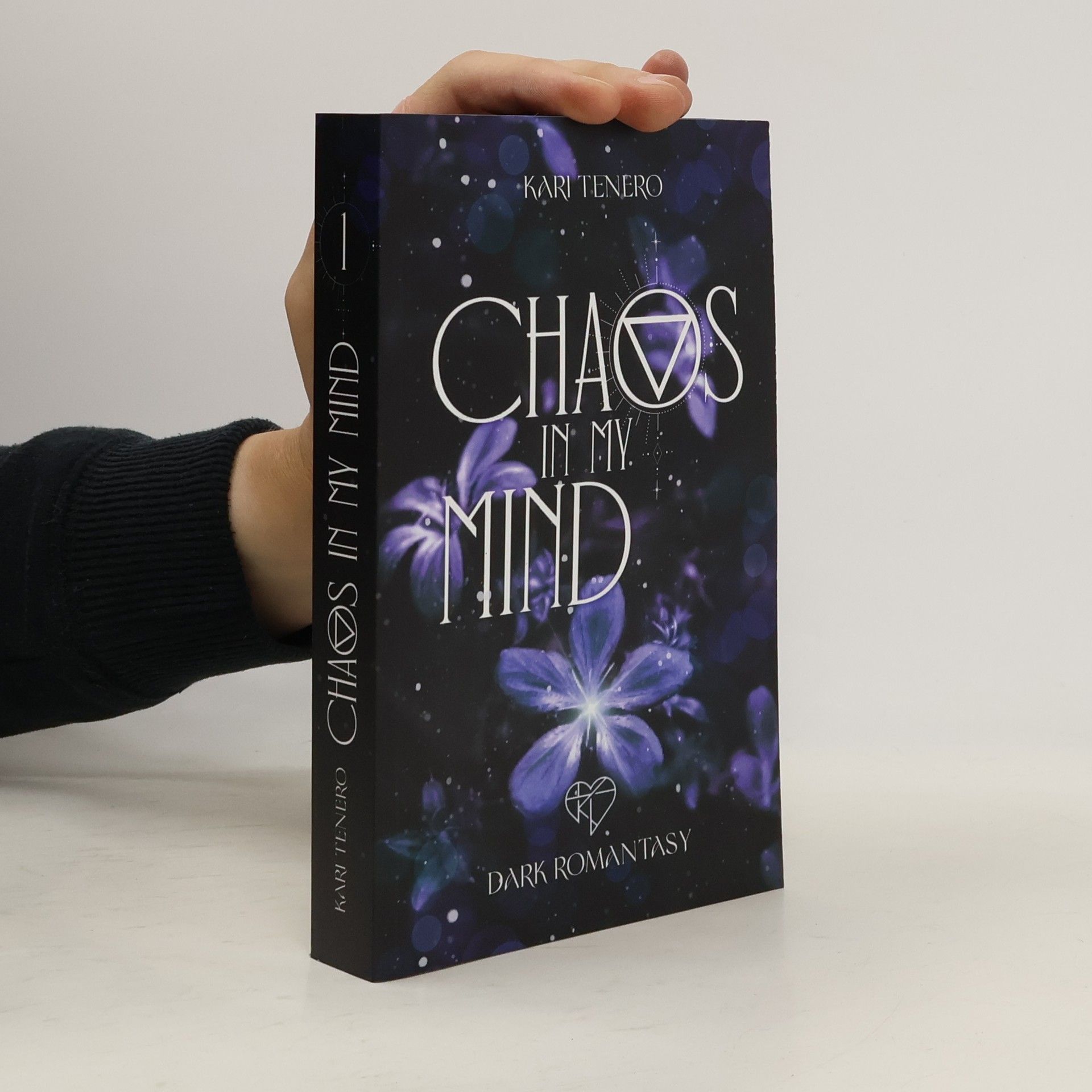 Kari Tenero Chaos in my Mind 1