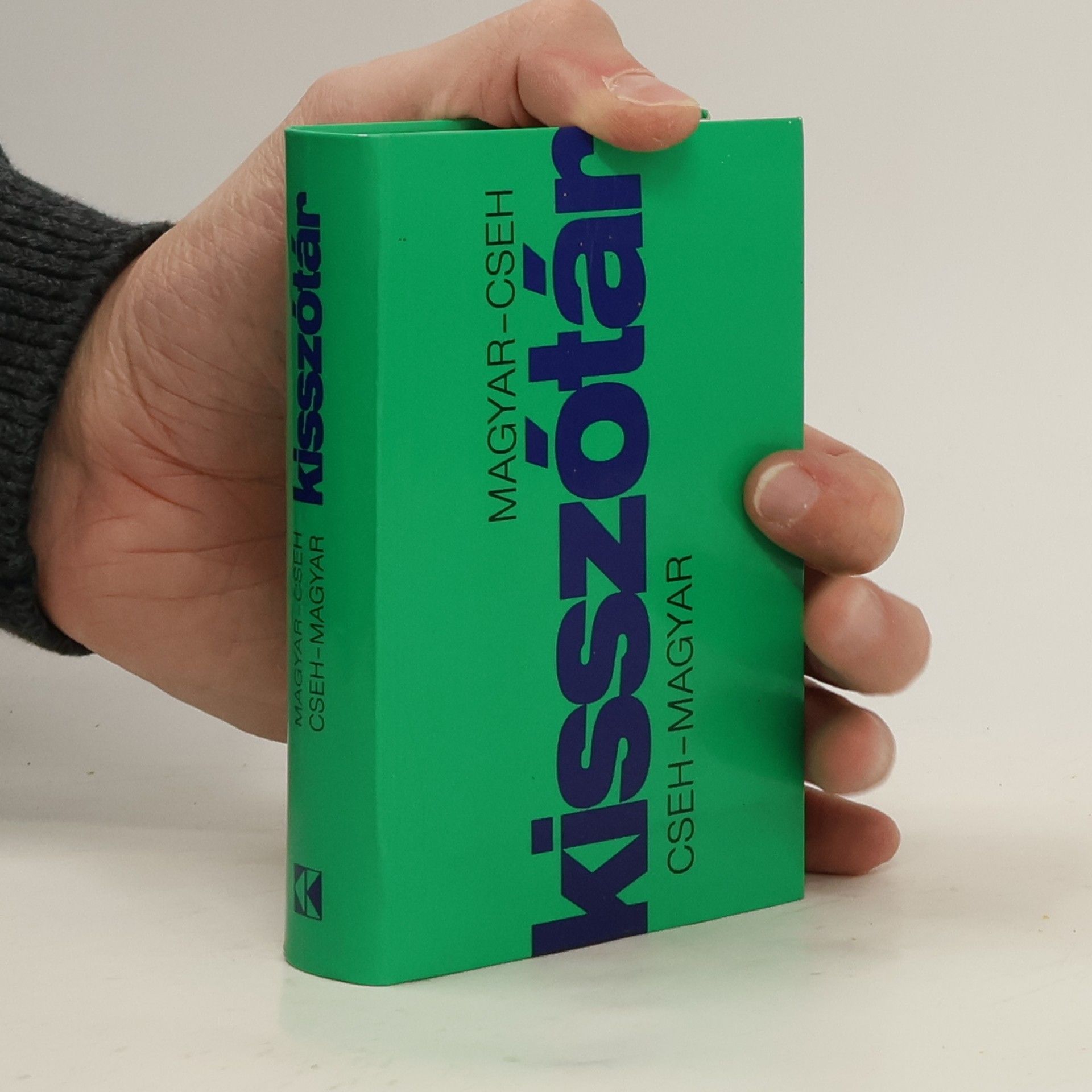 Kolektiv autorů Kisszótár : magyar-cseh, cseh-magyar = Slovník : maďarsko-český, česko-maďarský