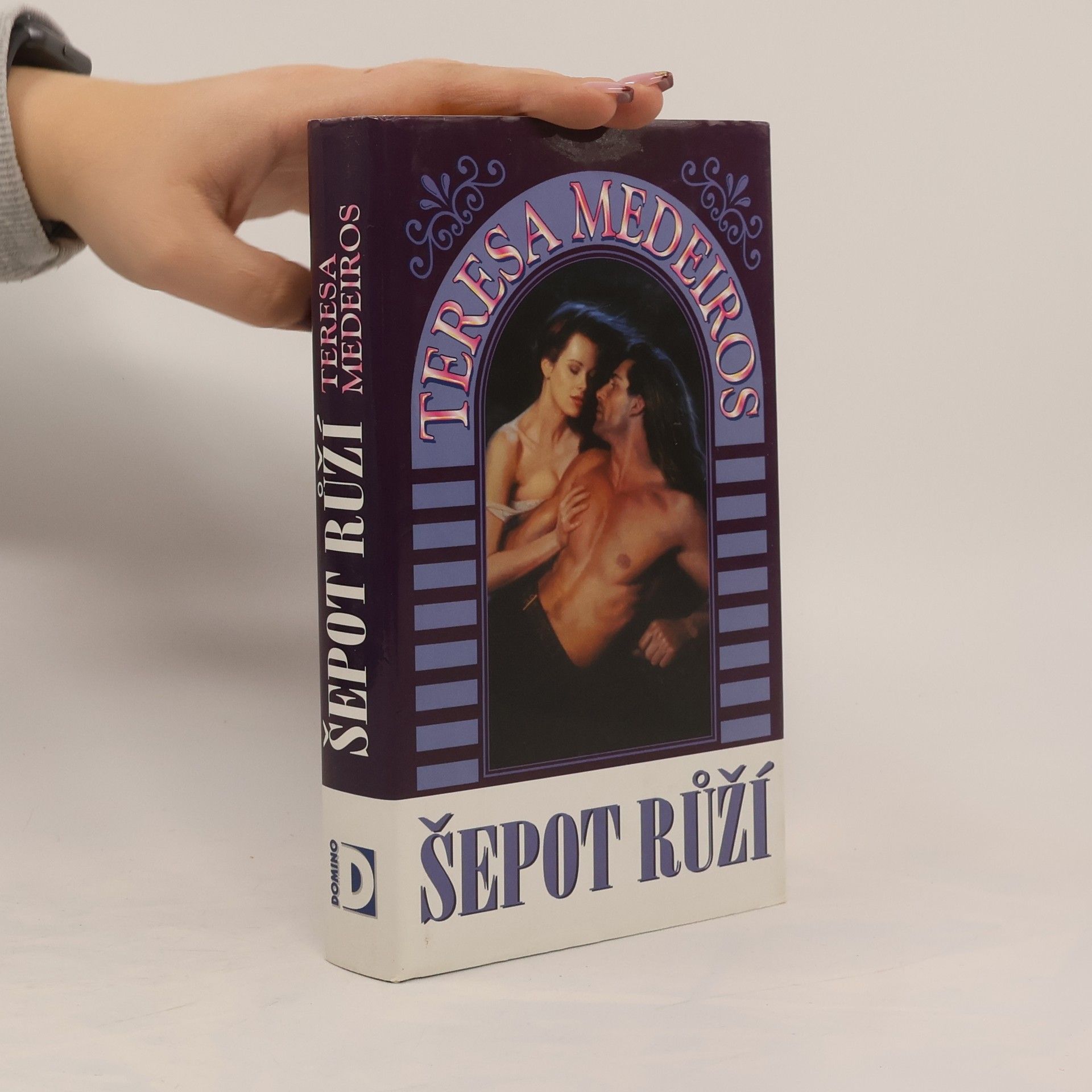 Medeiros Teresa Šepot růží