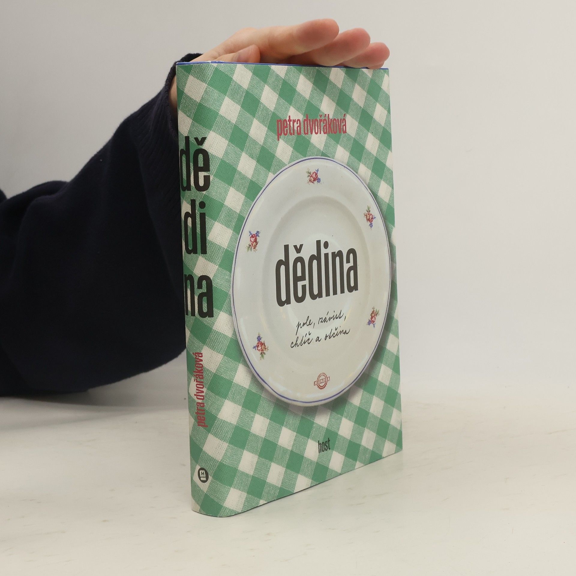 Petra Dvořáková Dědina: pole, závist, chtíč a otčina