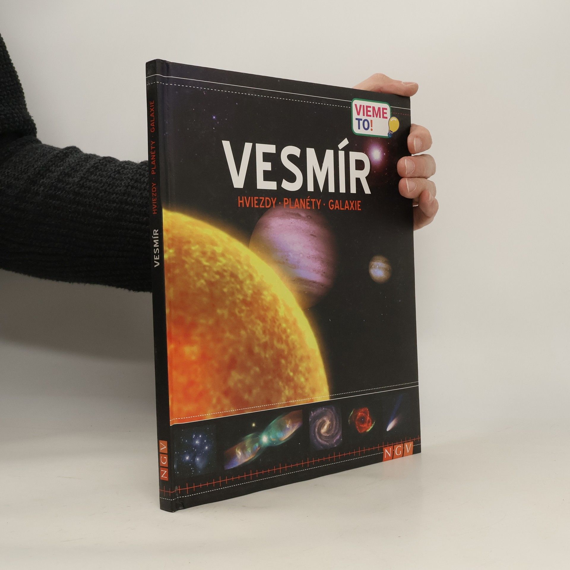 Autores varios Vesmír