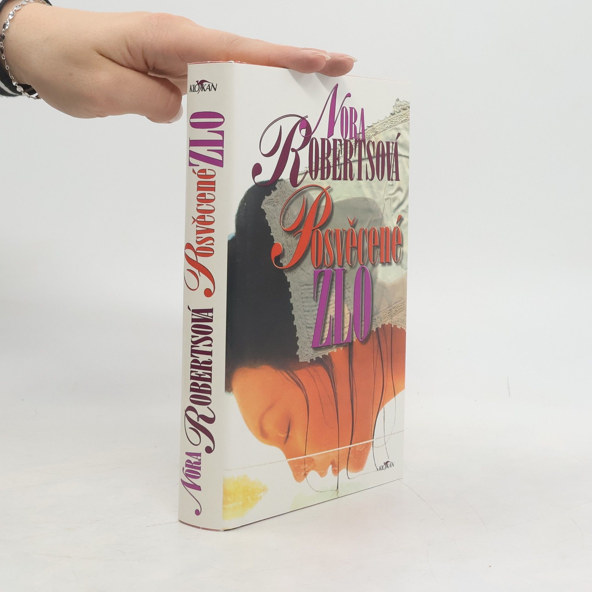 Nora Roberts Posvěcené zlo