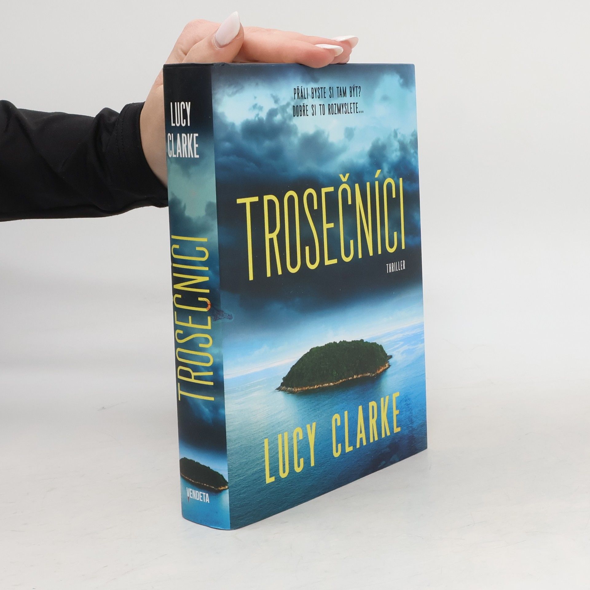 Lucy Clarke Trosečníci