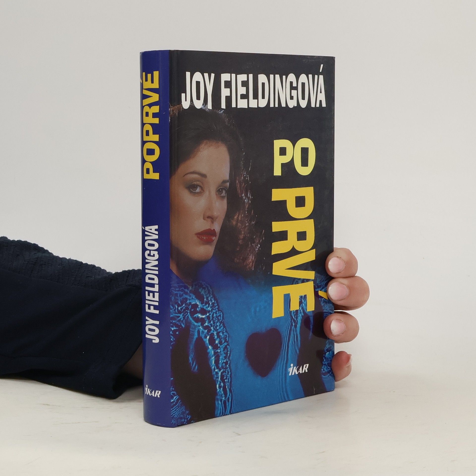 Joy Fielding Poprvé